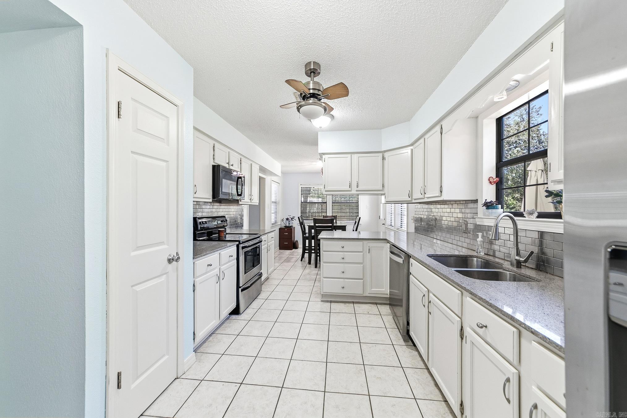 CIRCLE B - Residential