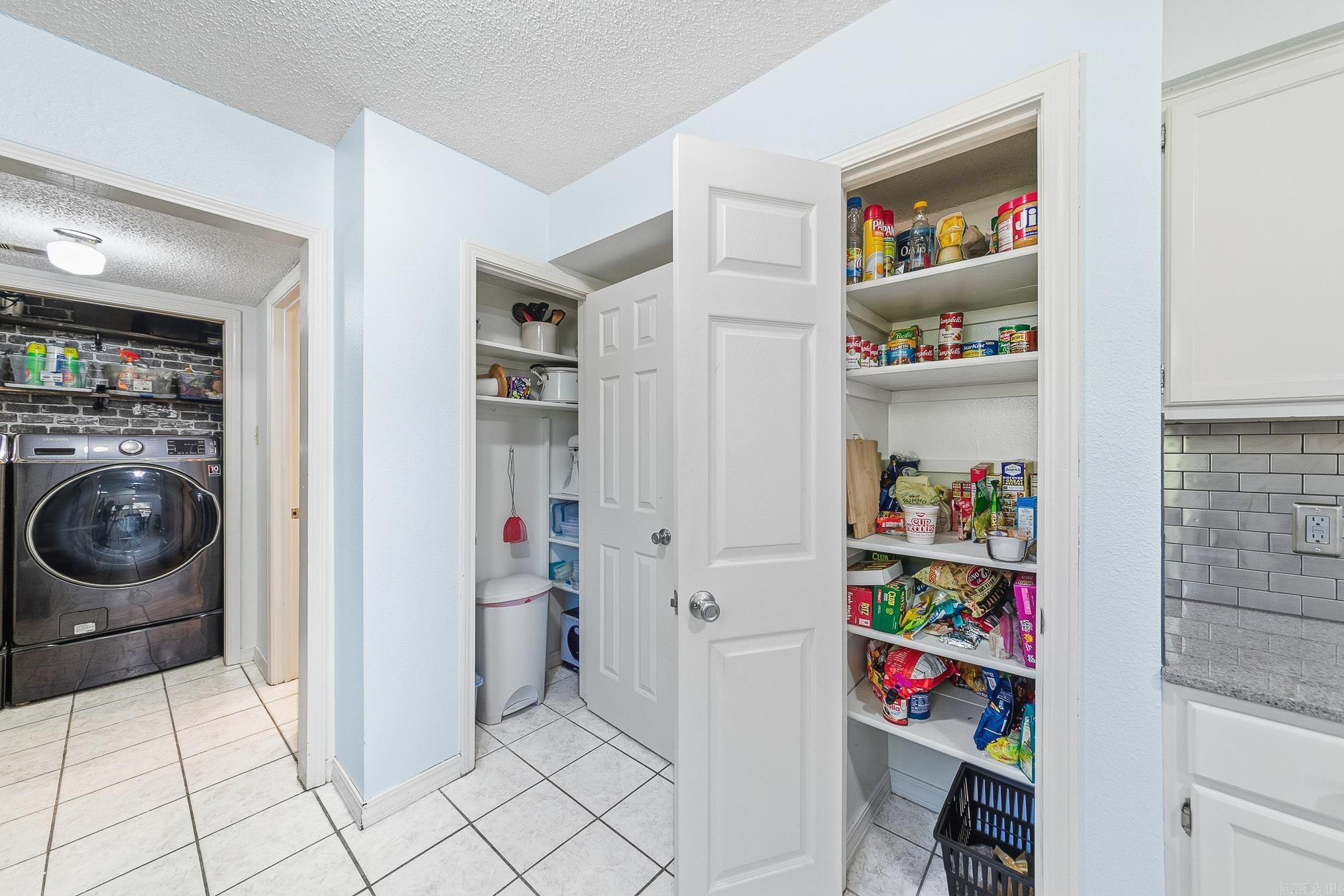 CIRCLE B - Residential