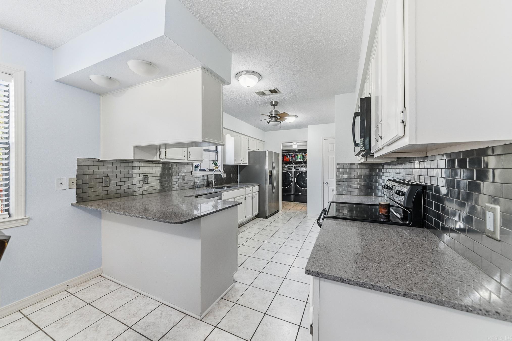 CIRCLE B - Residential