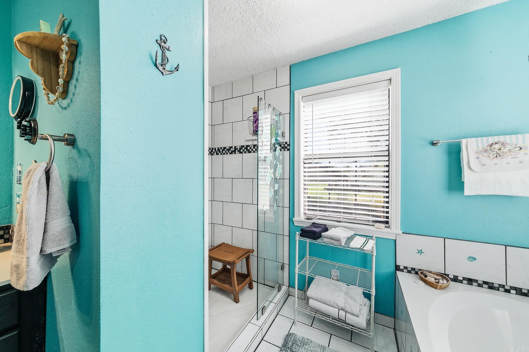 CIRCLE B - Residential