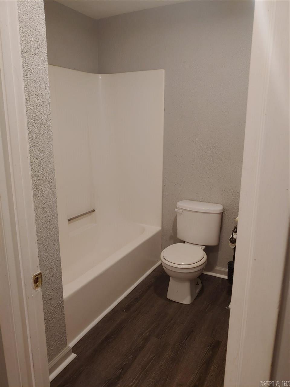 Farmeres 4th - Residential Lease