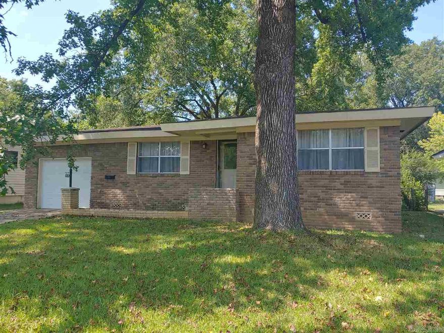 All information available at Deaton Group Realty dot com, including self-showing instructions. Do not call agent. Go to Deaton Group Realty website for all info. Welcome home to 131 Farmere Circle in North Little Rock. This clean, updated, and move in ready home features an open floor plan with new paint and new flooring. 3 bedrooms, 2 baths, laundry room and 1 car garage. Enjoy this quiet street only minutes from all amenities of North Little Rock and Little Rock. HVAC and water heater recently updated.