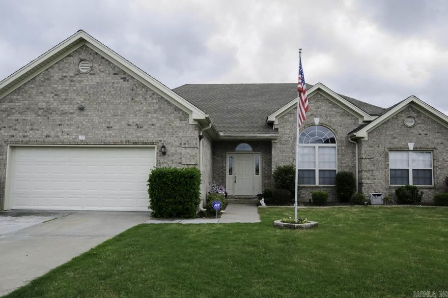 This home is located within Southern Comfort Estates, nestled right inside Cabot city limits. Located just around the corner from modern conveniences such as grocery stores, shopping, restaurant, ball fields, stocked fishing pond & soon to be completed Water Park! Only 15 minutes from LRAFB! Incredible kitchen w/beautiful appliances & refrigerator stays! Tall ceilings throughout w/crown molding! Oversized whirlpool tub w/a double vanity within the master bathroom! See Agent Remarks! `