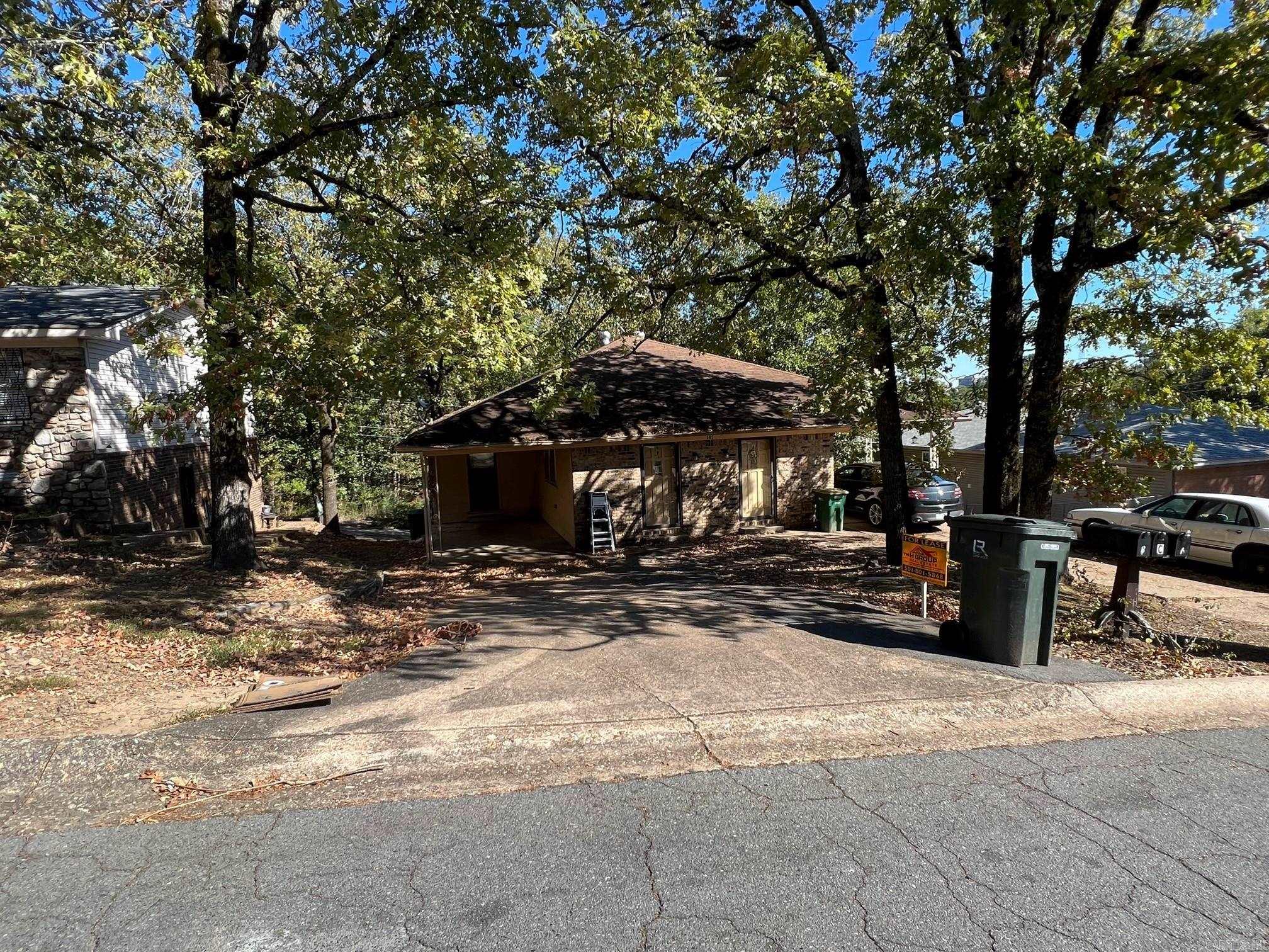 Close to shopping and restaurants.