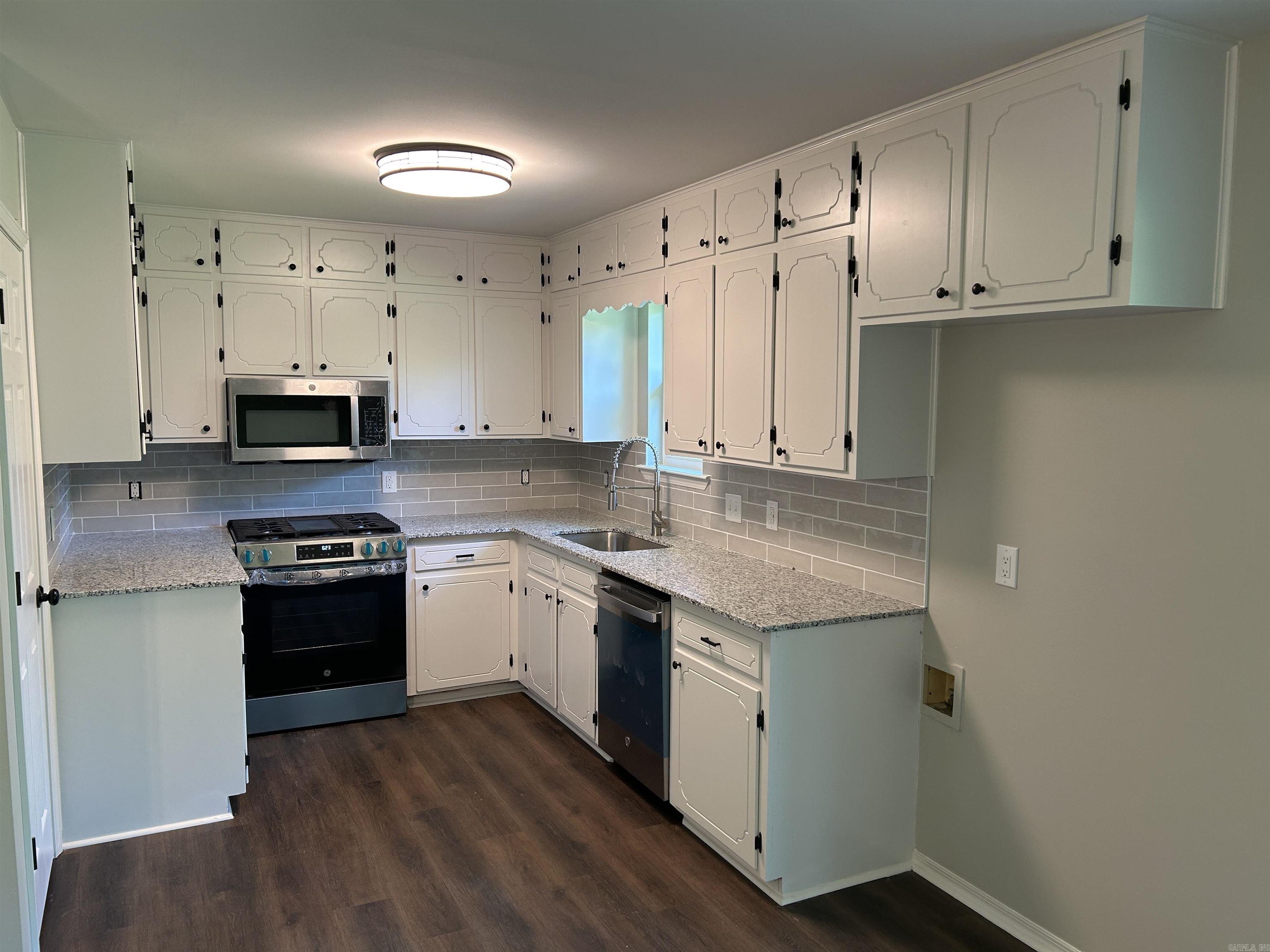 FOXMOOR ACRES - Residential