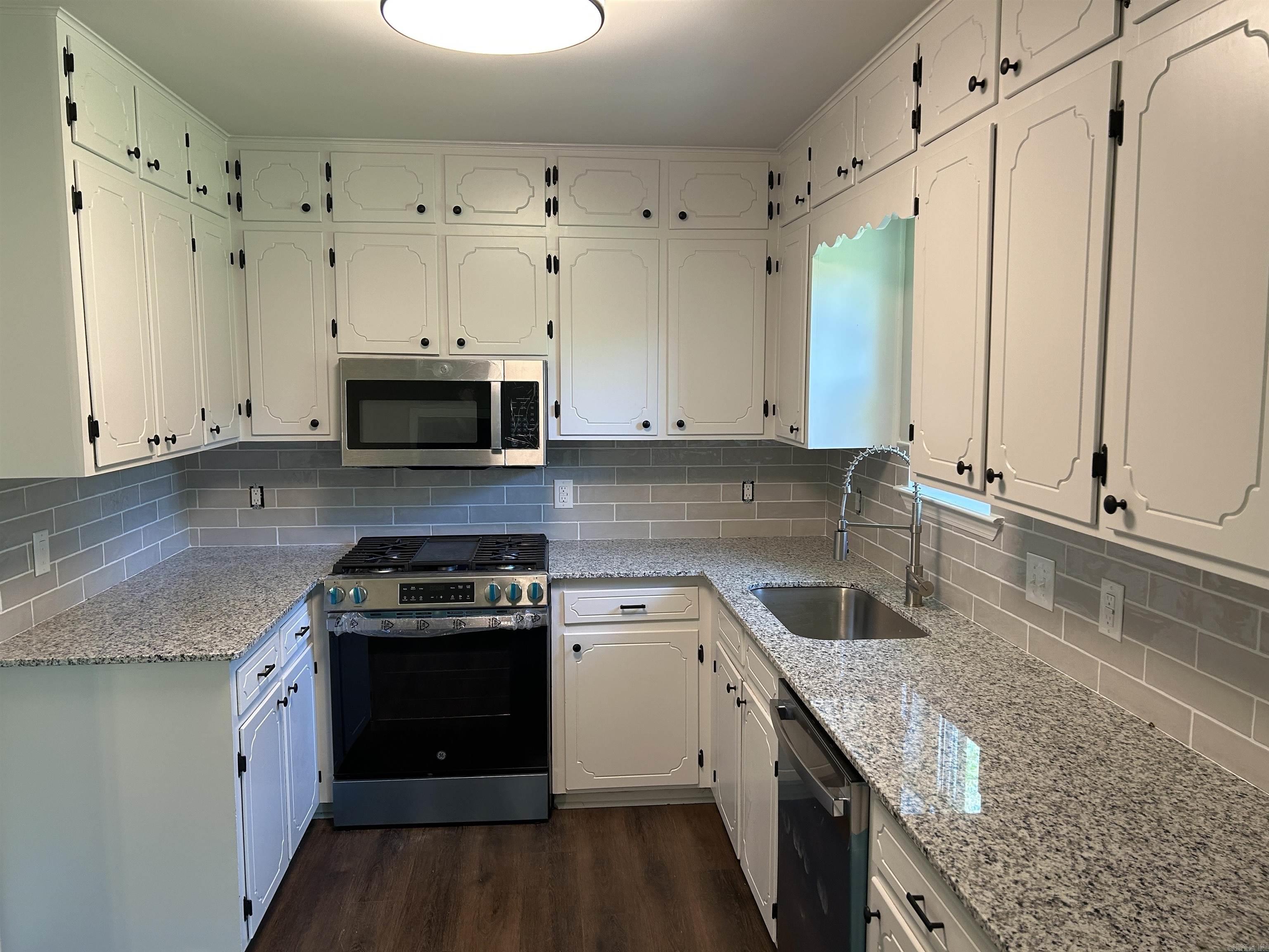FOXMOOR ACRES - Residential