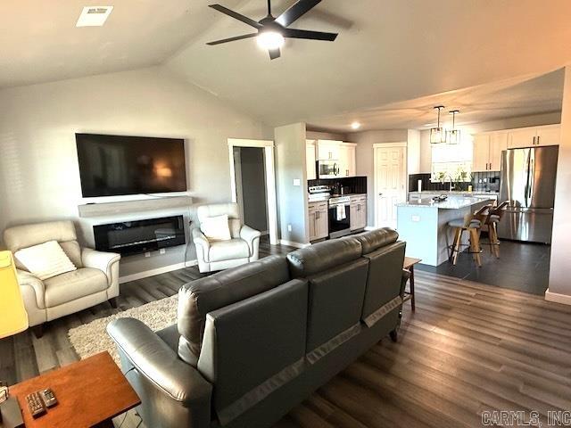 REVAS RETREAT - Residential