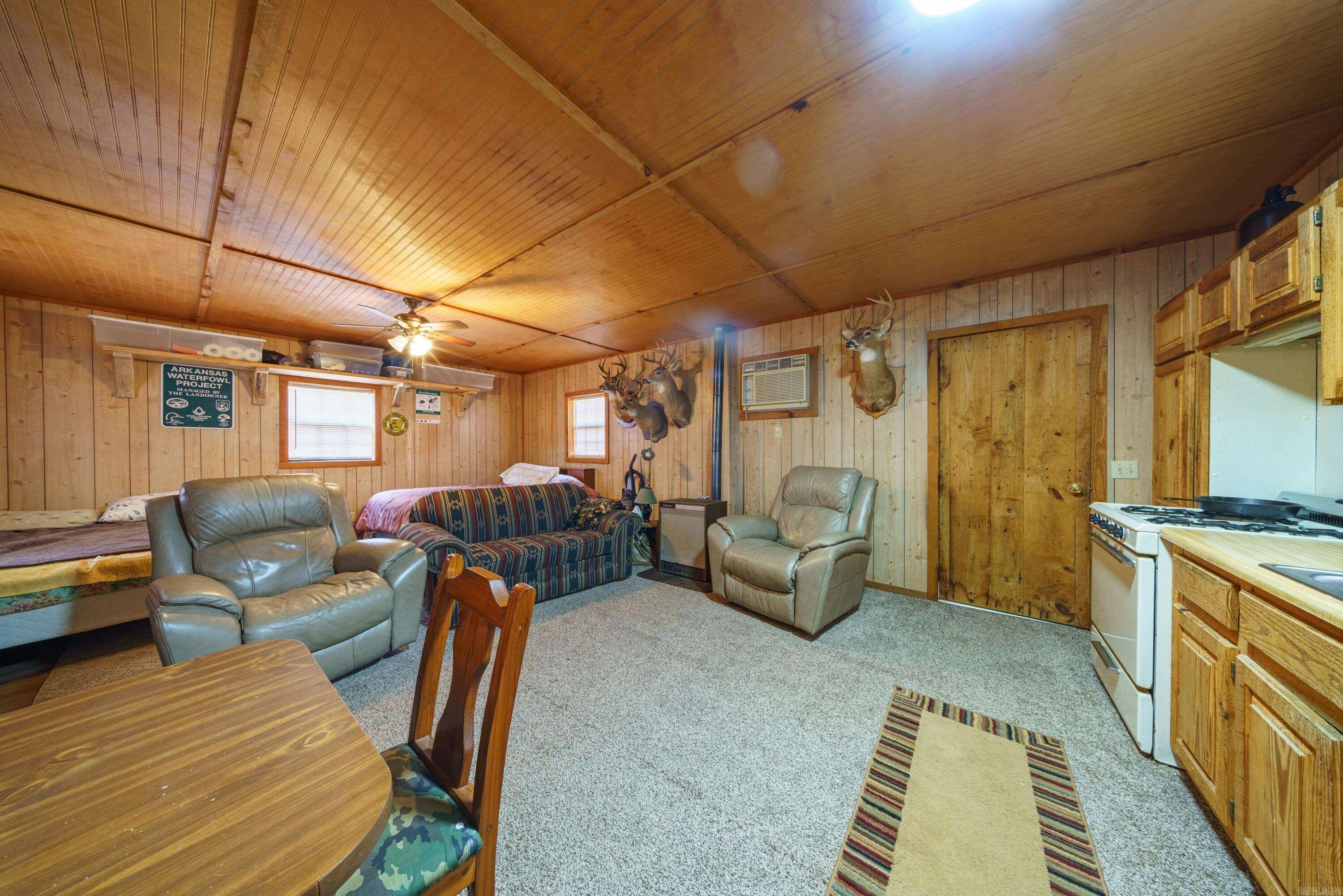 Metes & Bounds - Land