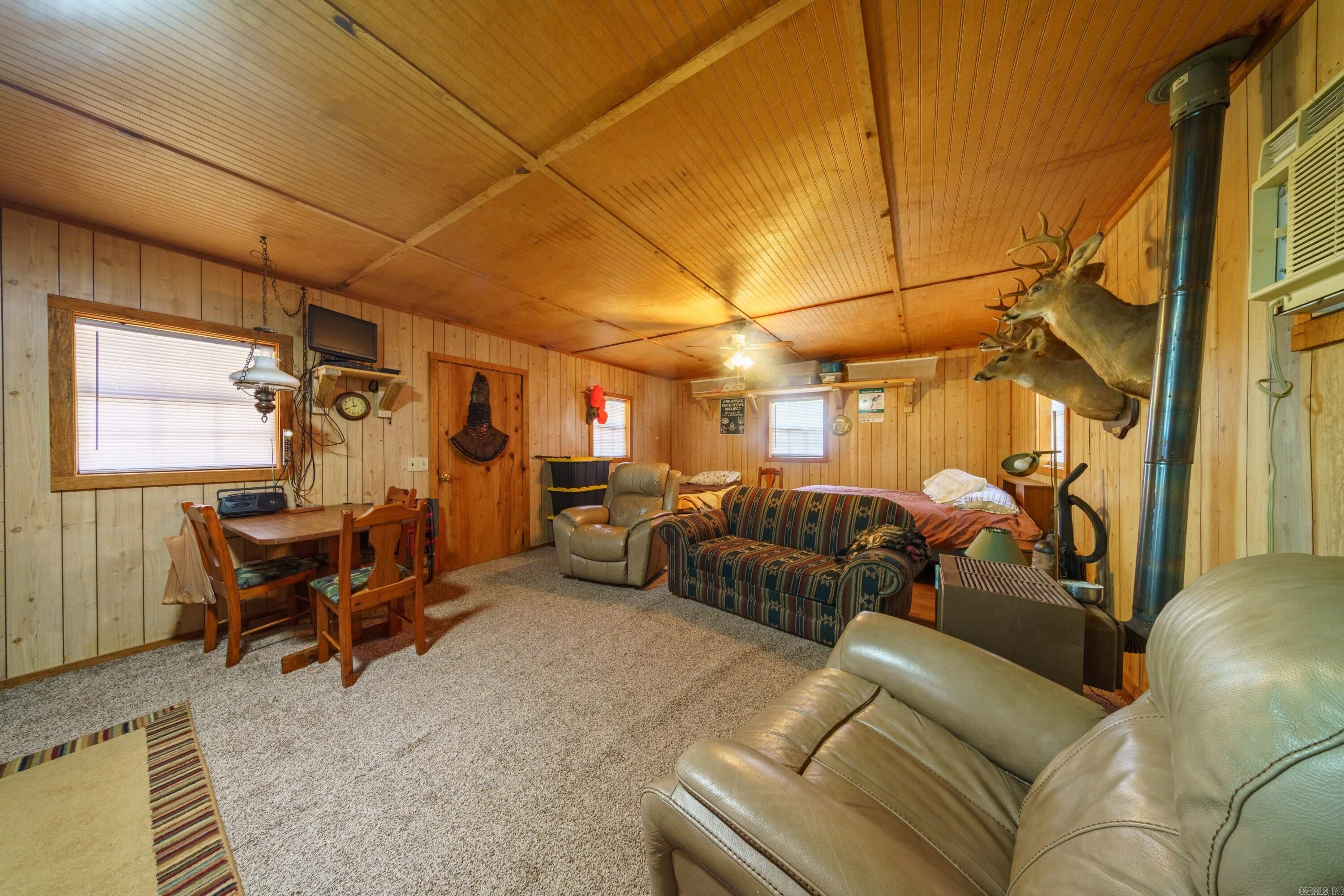 Metes & Bounds - Land