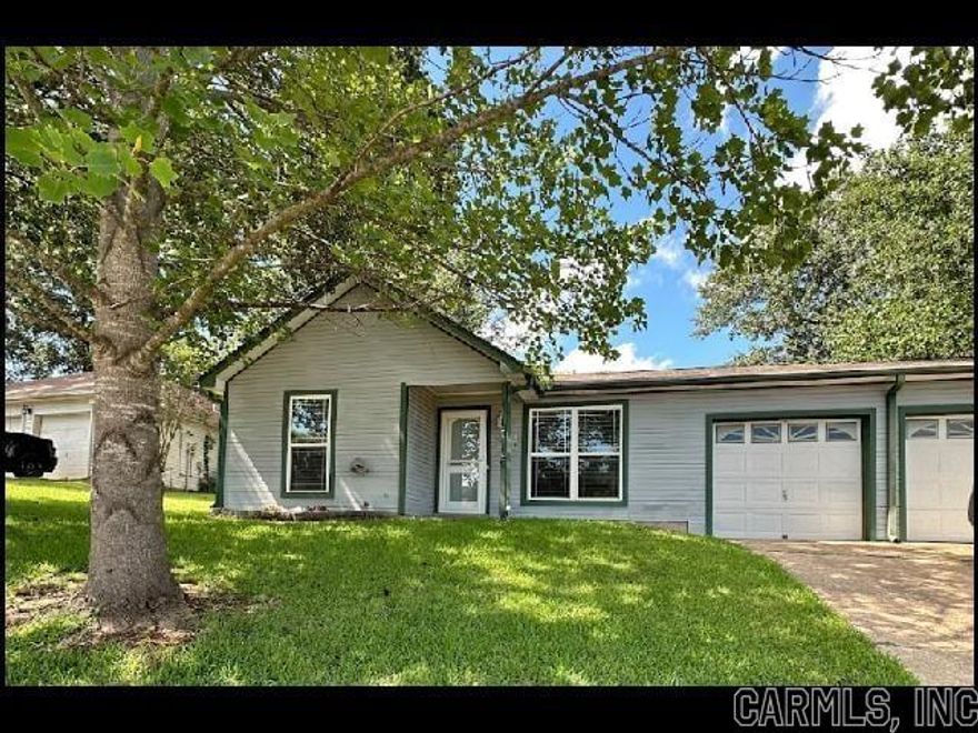 *SALINE COUNTY* NICE HOME IN TIMBERMIST SUBDIVISION OF BENTON!! This 3 Bedroom And 2 Bath Home Features 1,206 Sqft! Updated Kitchen Features Tile Backsplash, Gas Stove, Refrigerator, And Stainless Steel Dishwasher! Large Master Bedroom With Updated Bathroom! Screened In Back Porch! Two Car Garage For Parking! Fully Fenced Backyard! PET FRIENDLY!! AVAILABLE MID TO LATE FEBRUARY 2026!!!