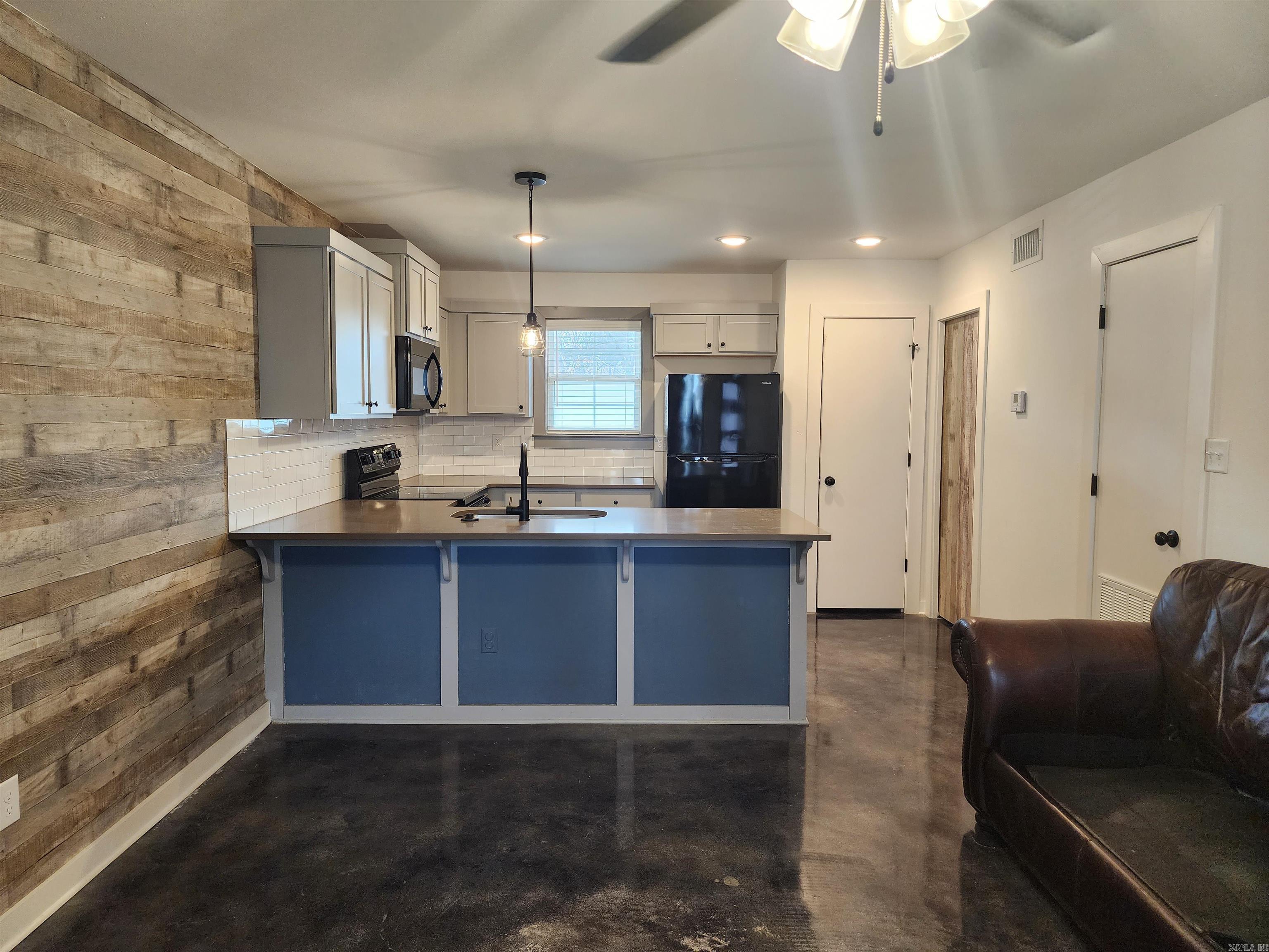 nil - Residential Lease