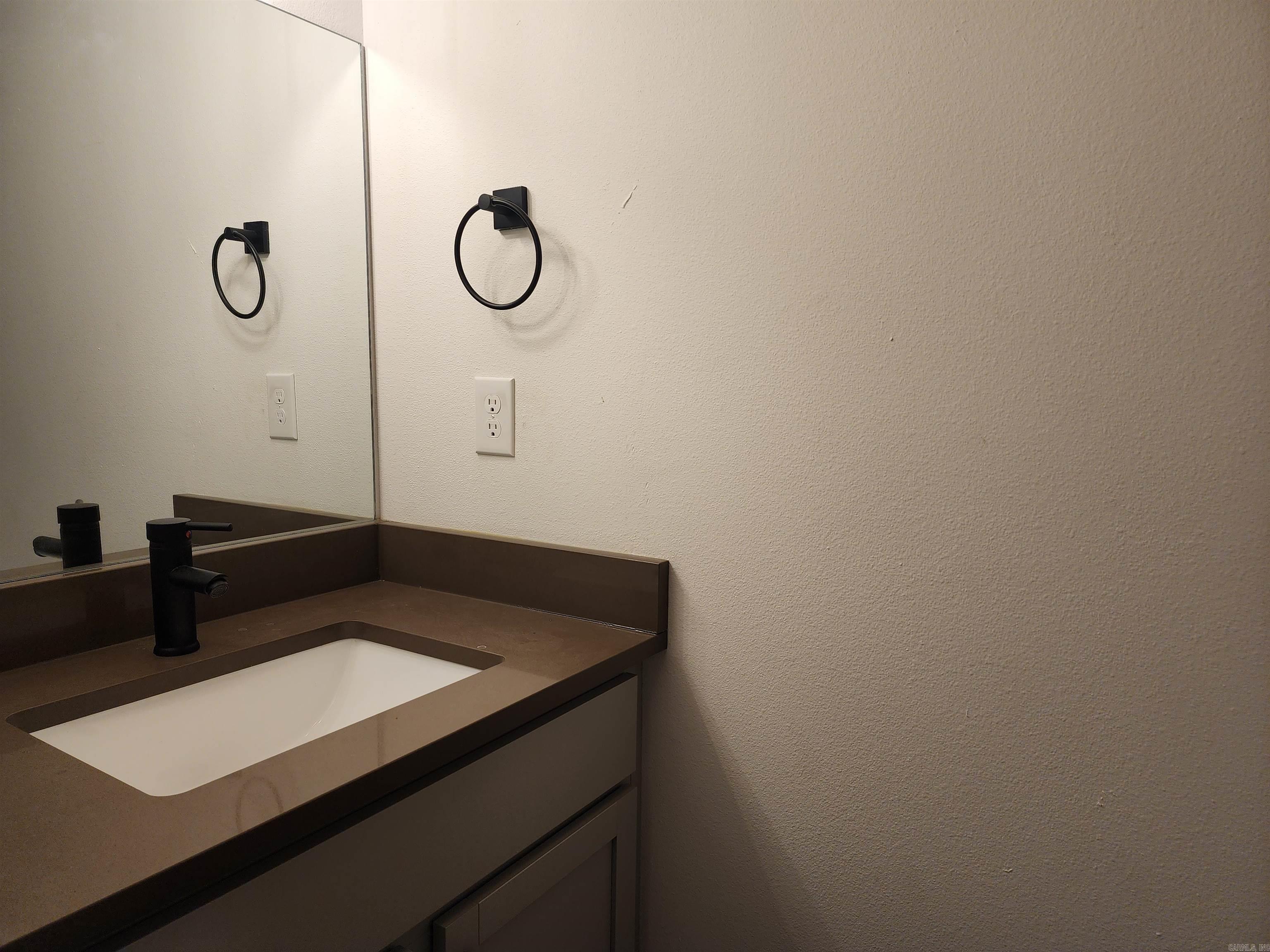 nil - Residential Lease