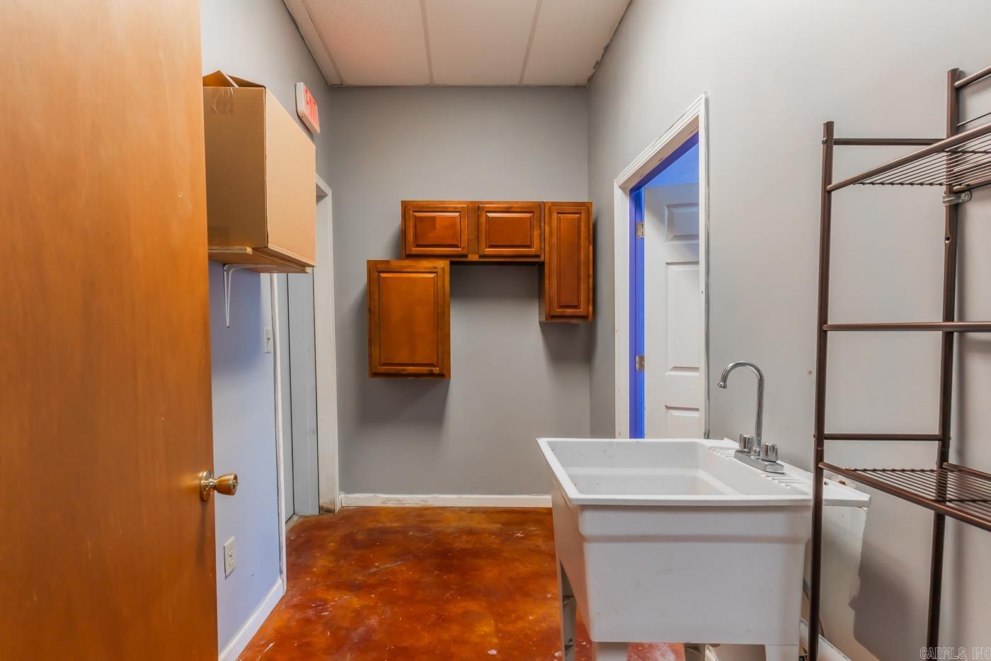 Eldridge - Commercial Lease