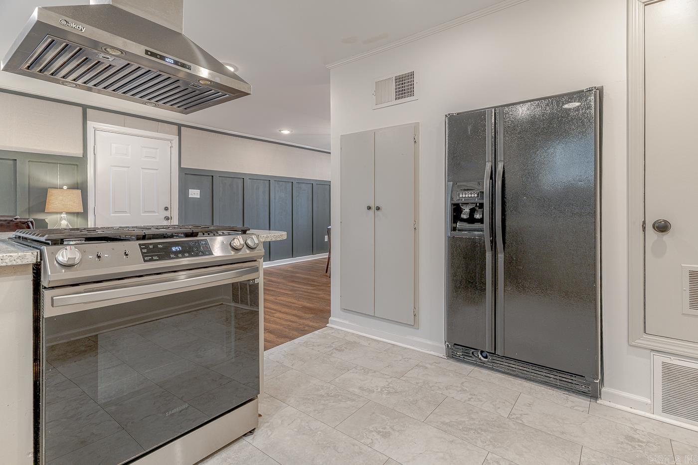 JAMESTOWN MANOR - Residential