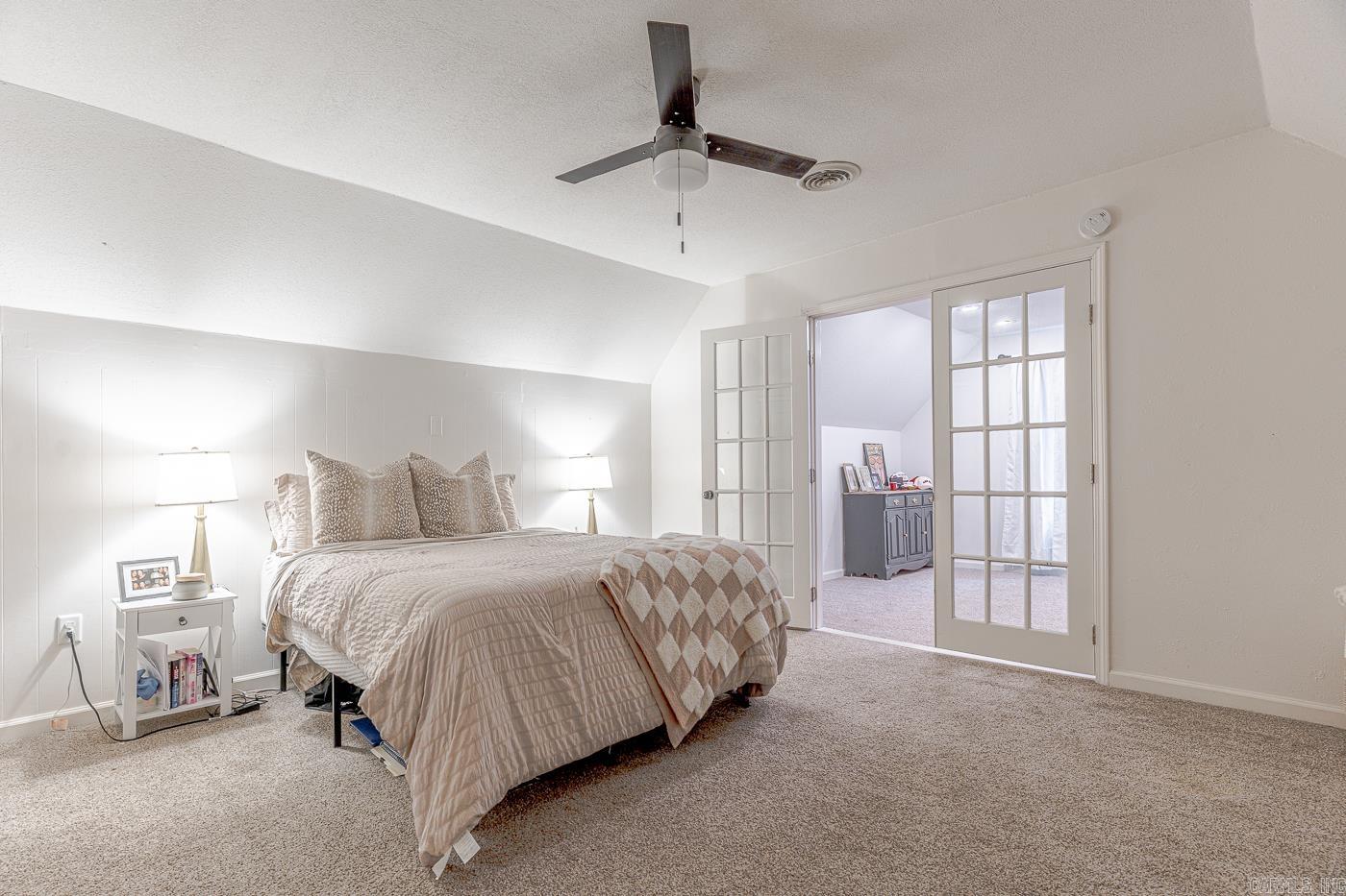 JAMESTOWN MANOR - Residential