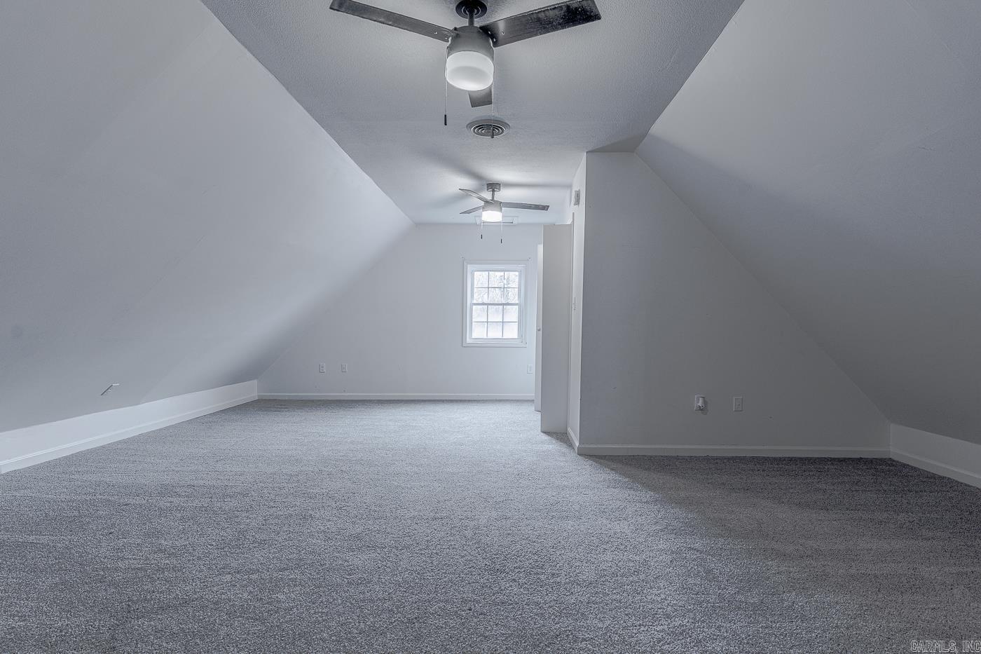 JAMESTOWN MANOR - Residential