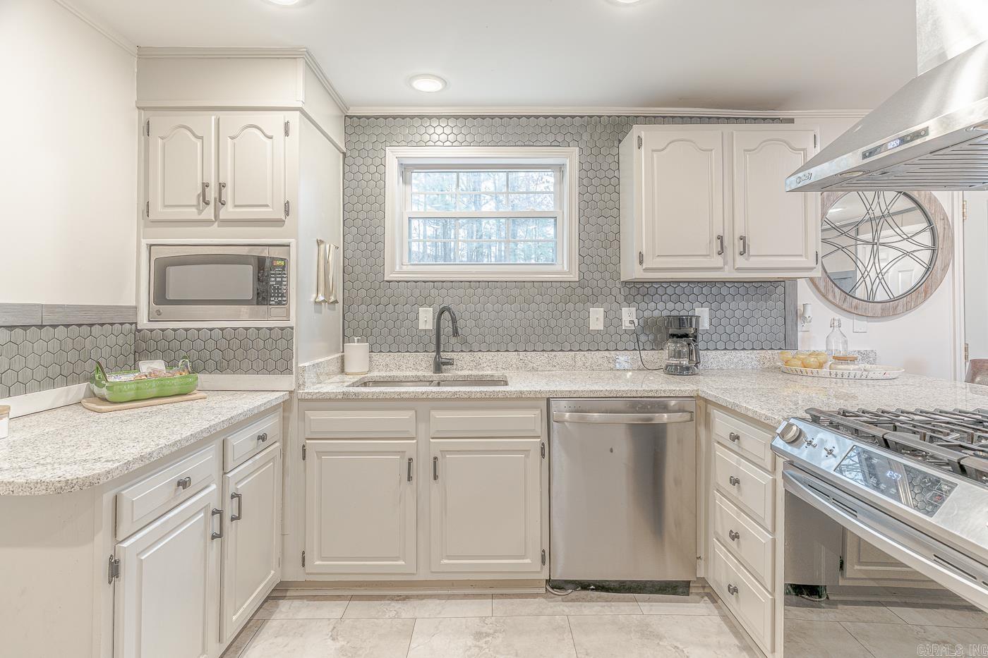 JAMESTOWN MANOR - Residential