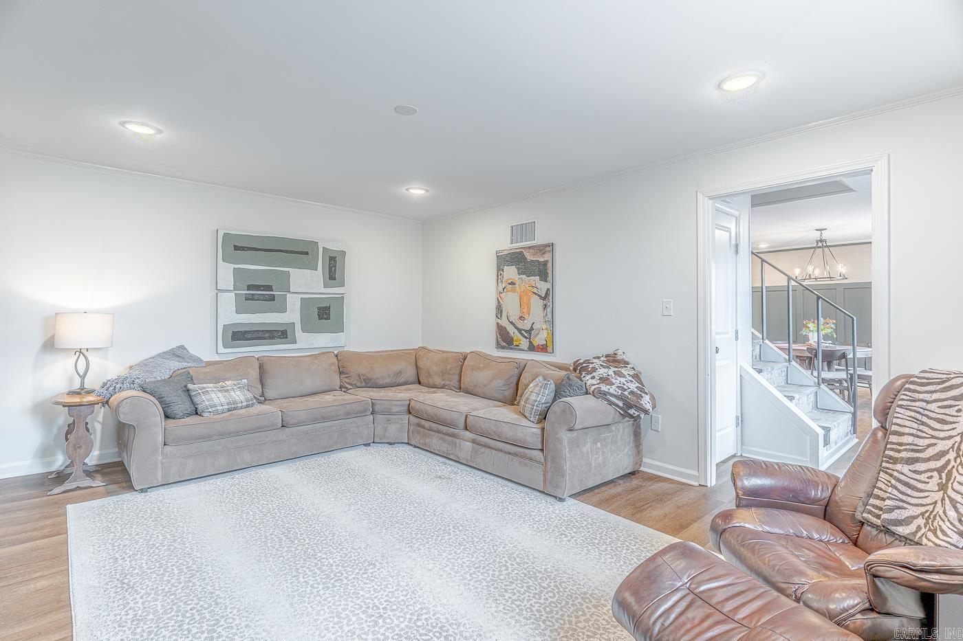 JAMESTOWN MANOR - Residential