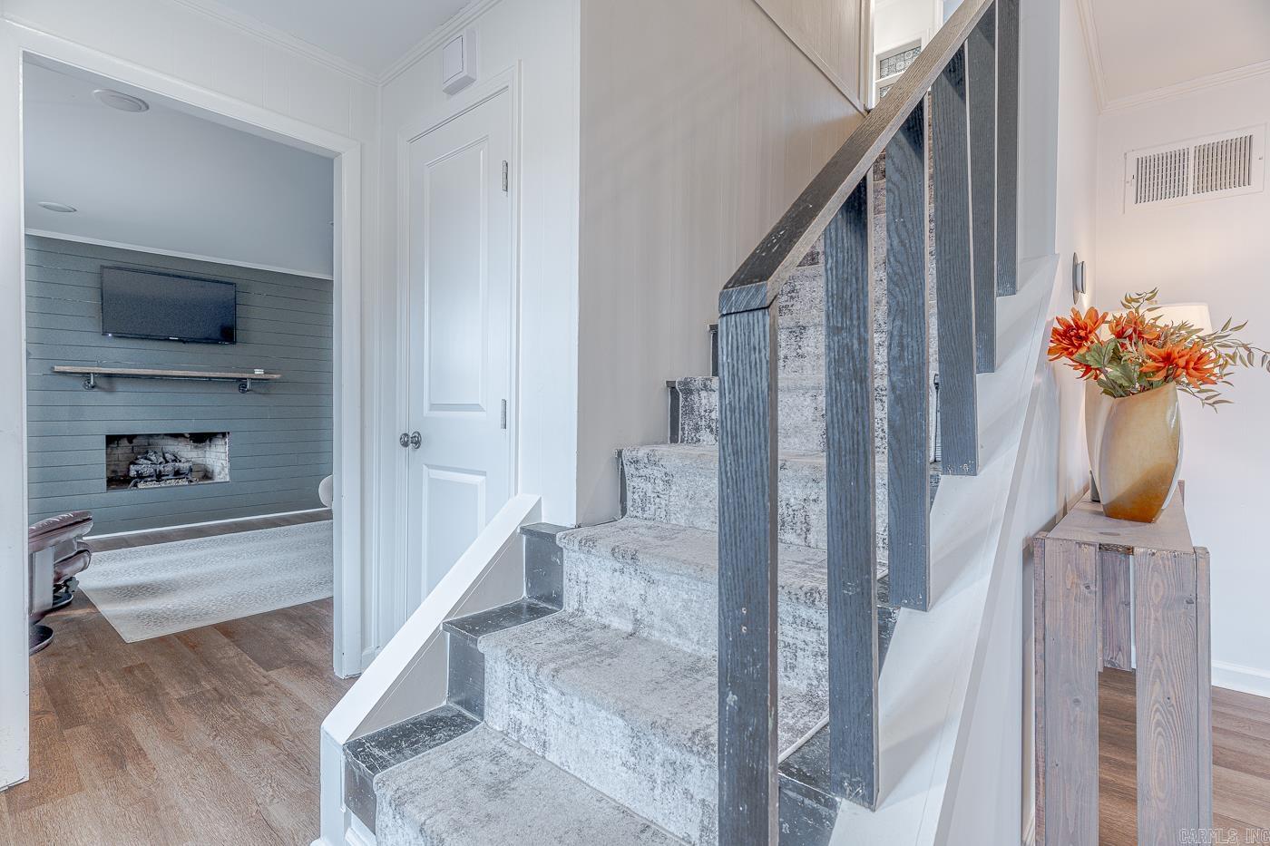 JAMESTOWN MANOR - Residential