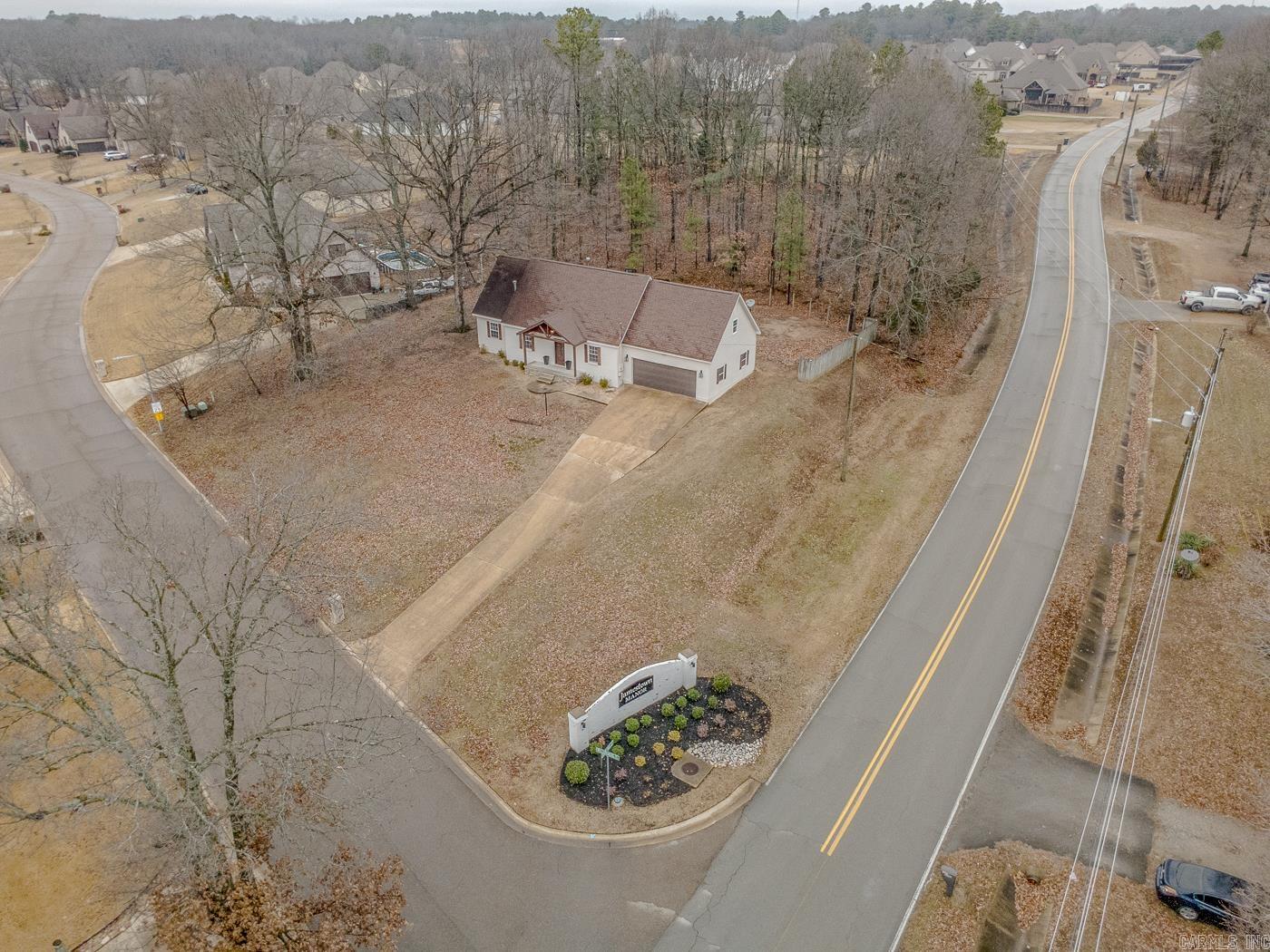 JAMESTOWN MANOR - Residential