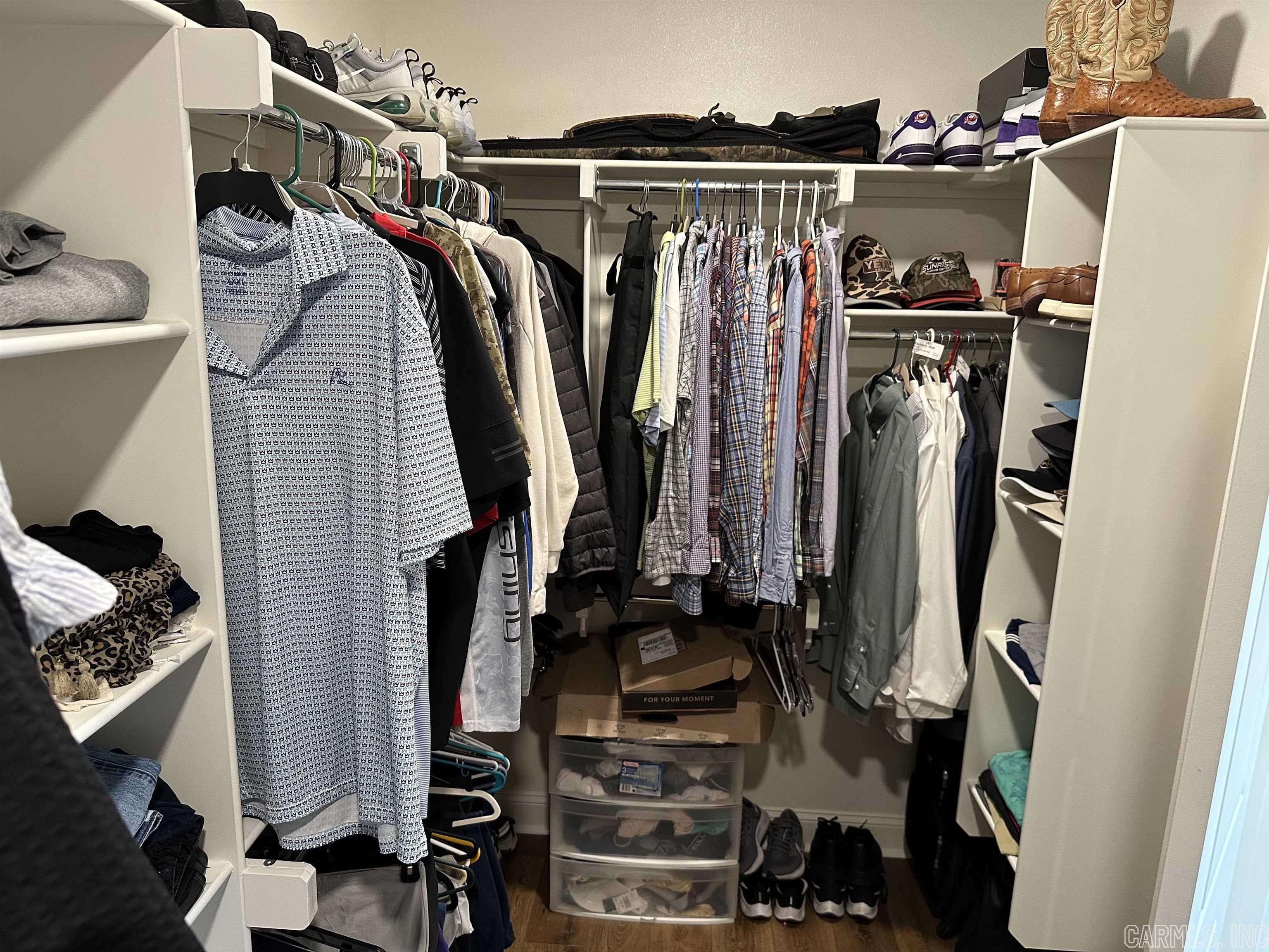 ROBYNMAR - Residential