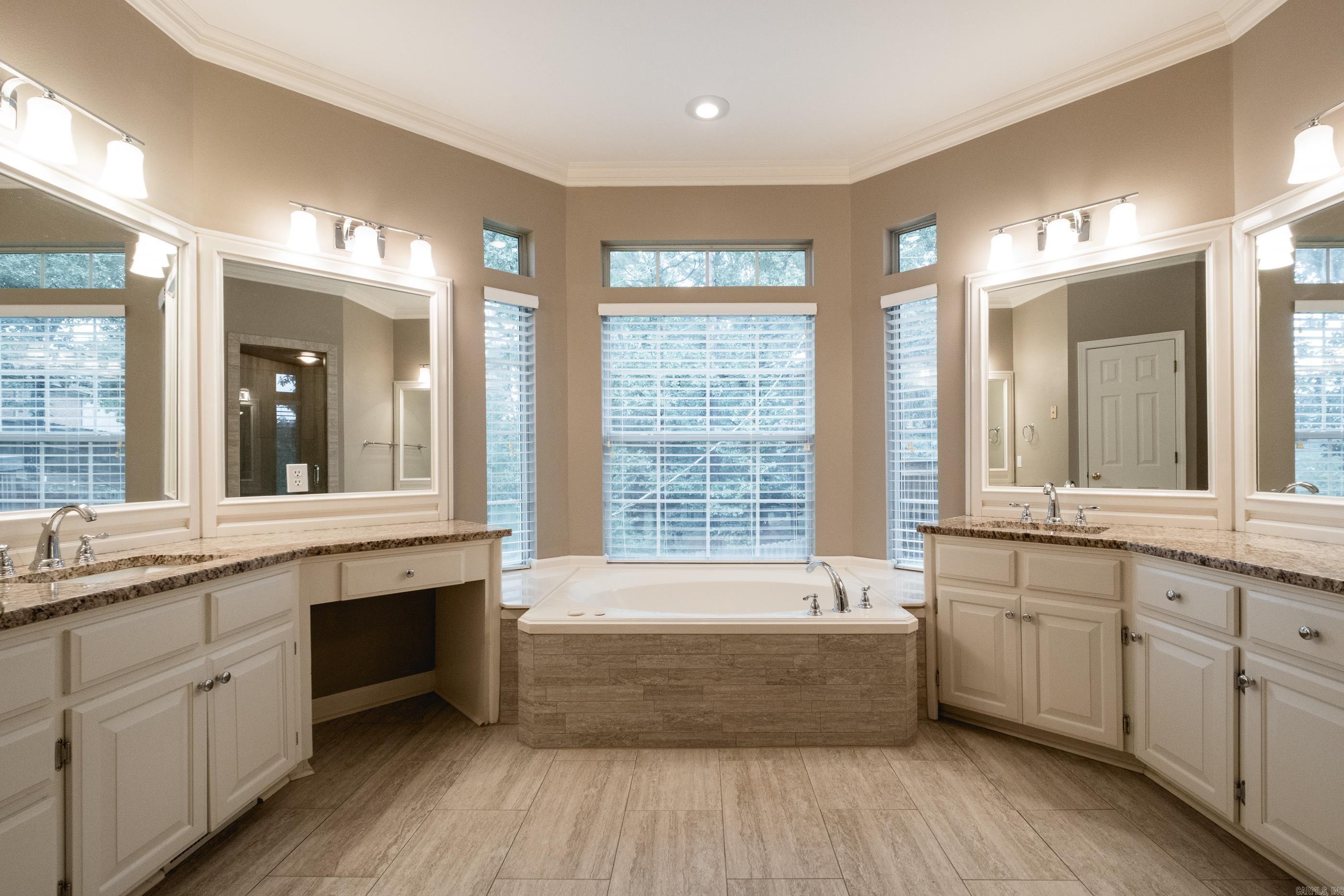 LONGLEA MANOR ADDN - Residential