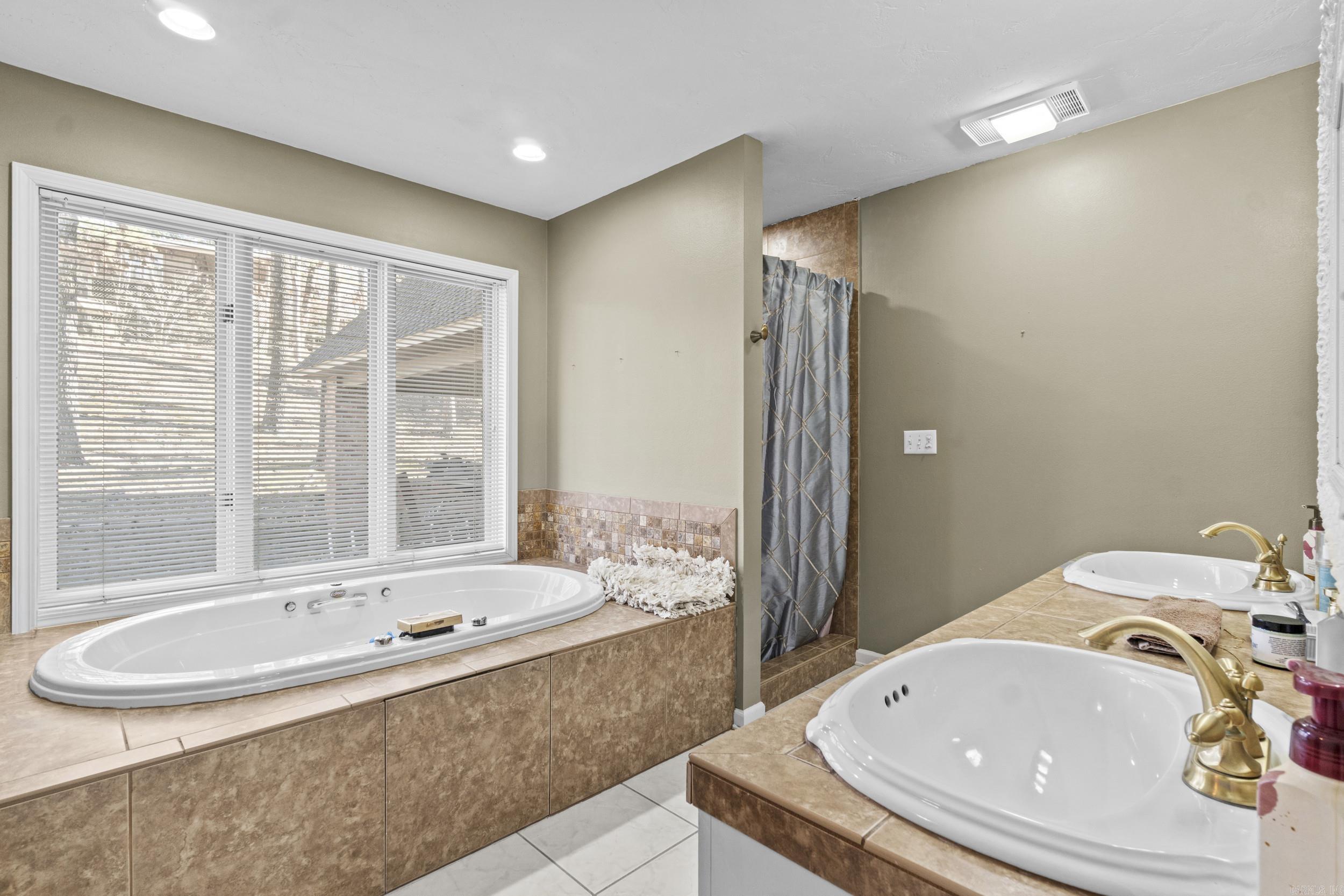 BELOIT BAY - Residential