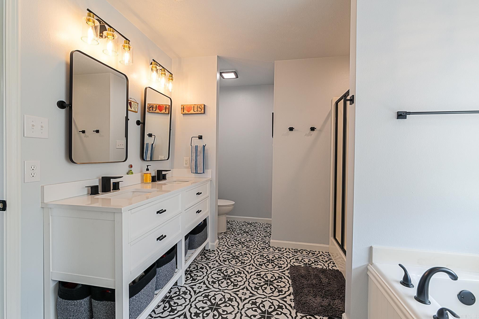 AUSTIN LAKES ON THE BAY ADDN - Residential