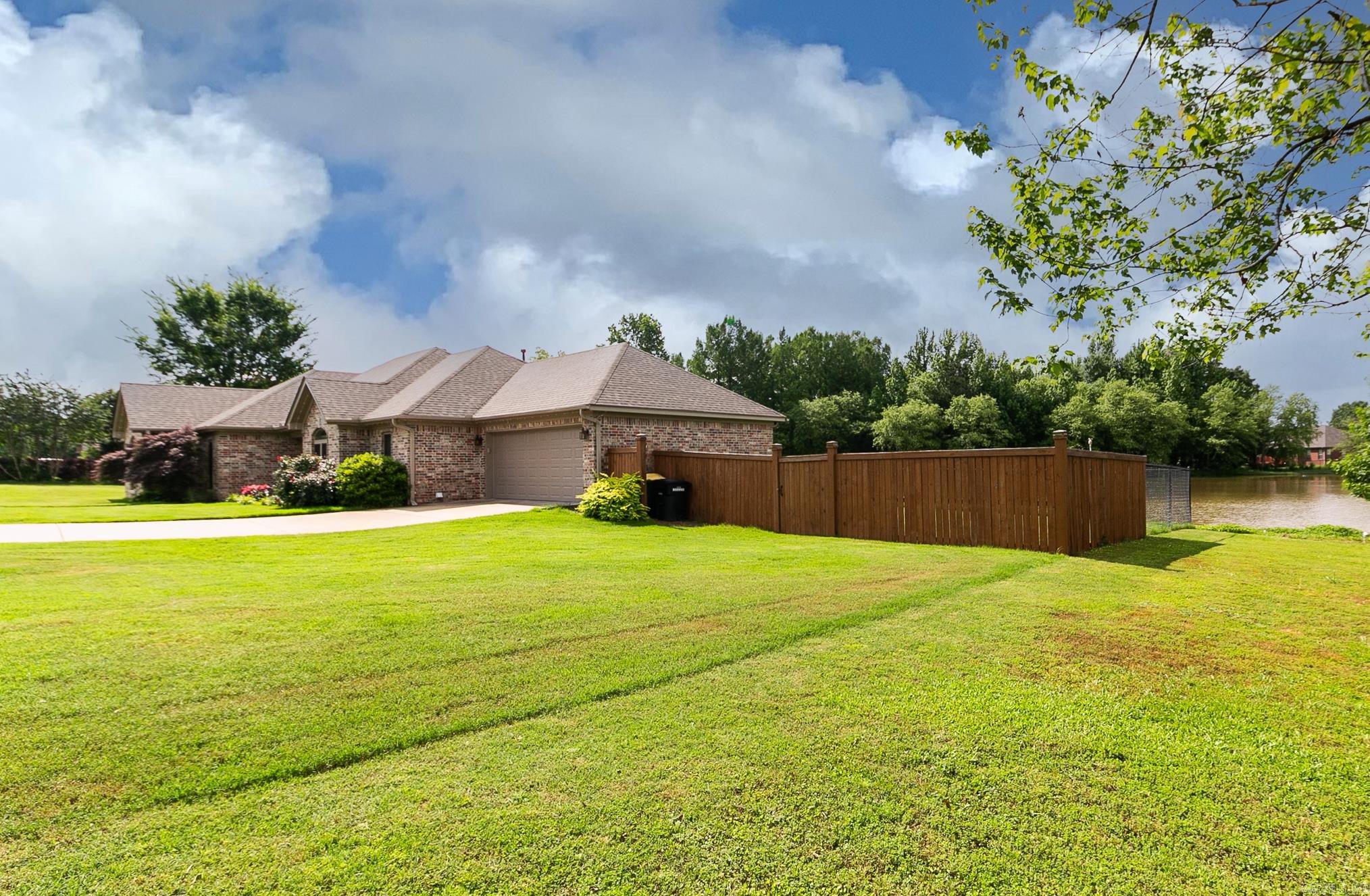 AUSTIN LAKES ON THE BAY ADDN - Residential