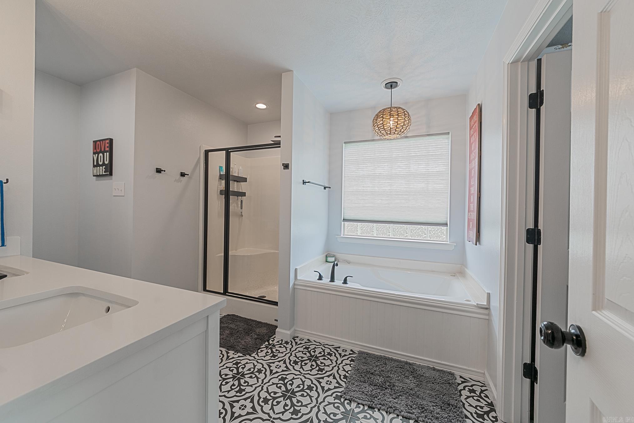 AUSTIN LAKES ON THE BAY ADDN - Residential