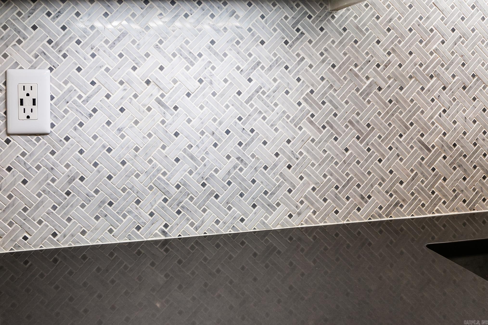 AUSTIN LAKES ON THE BAY ADDN - Residential