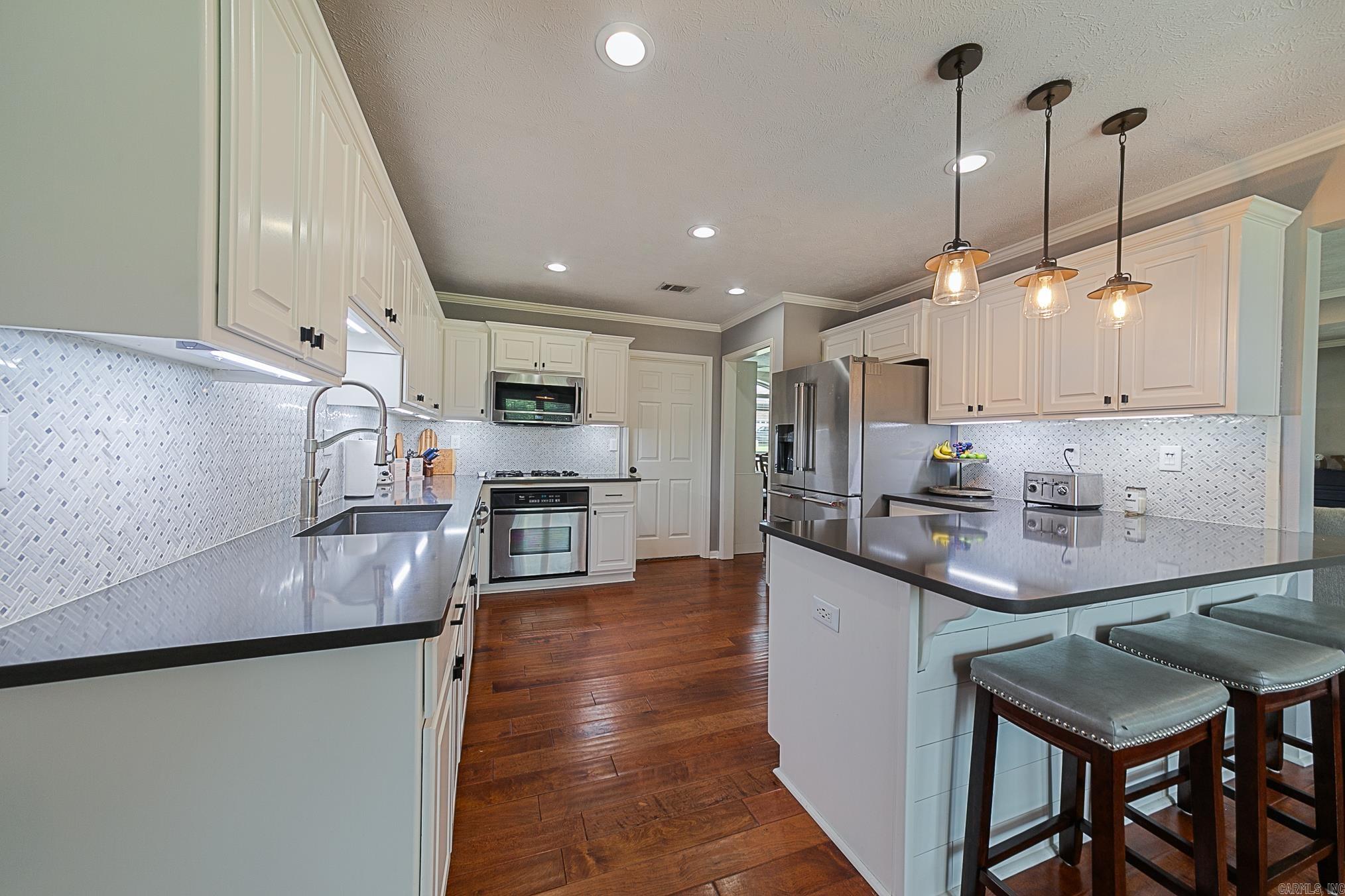 AUSTIN LAKES ON THE BAY ADDN - Residential