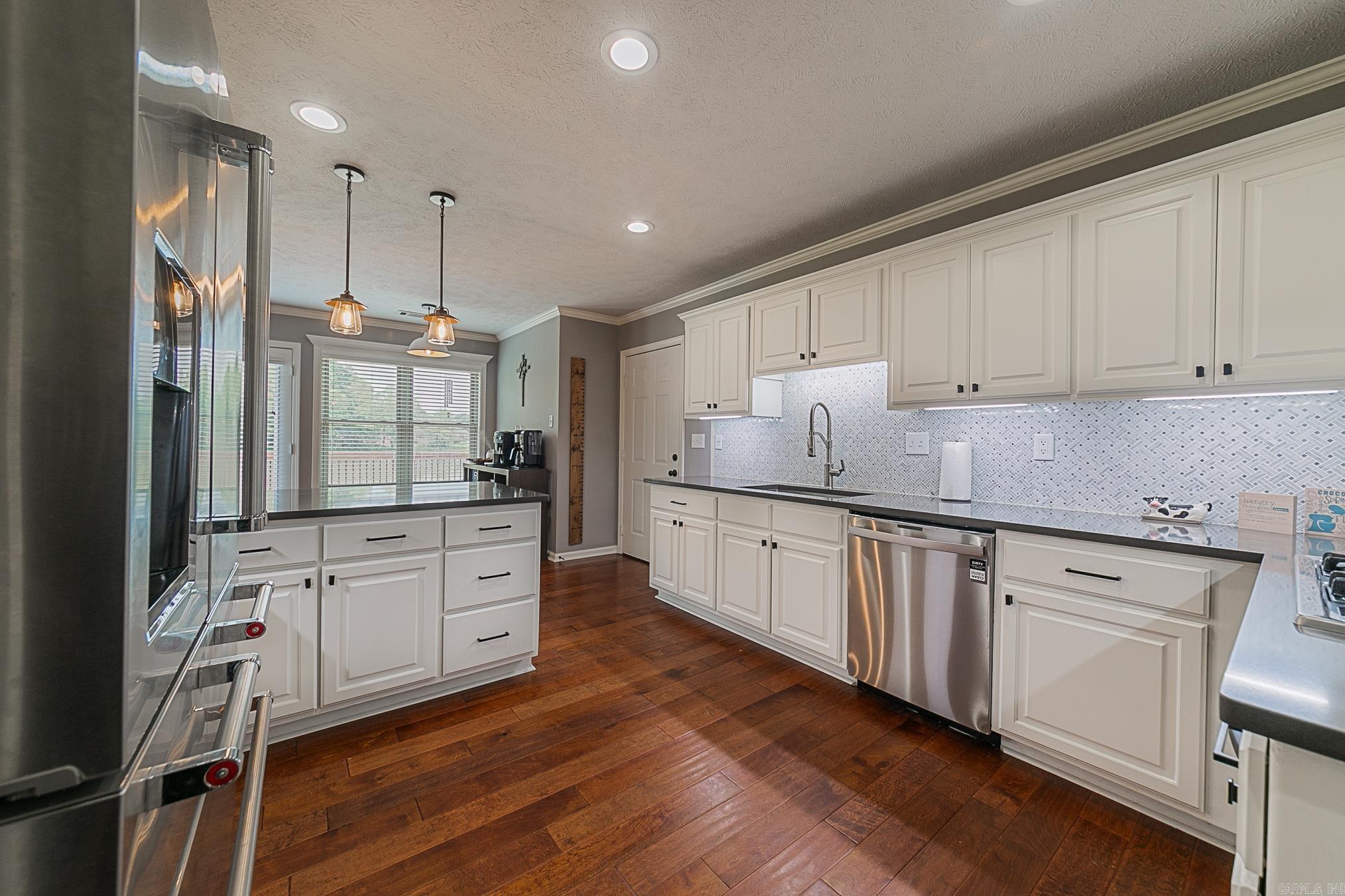 AUSTIN LAKES ON THE BAY ADDN - Residential