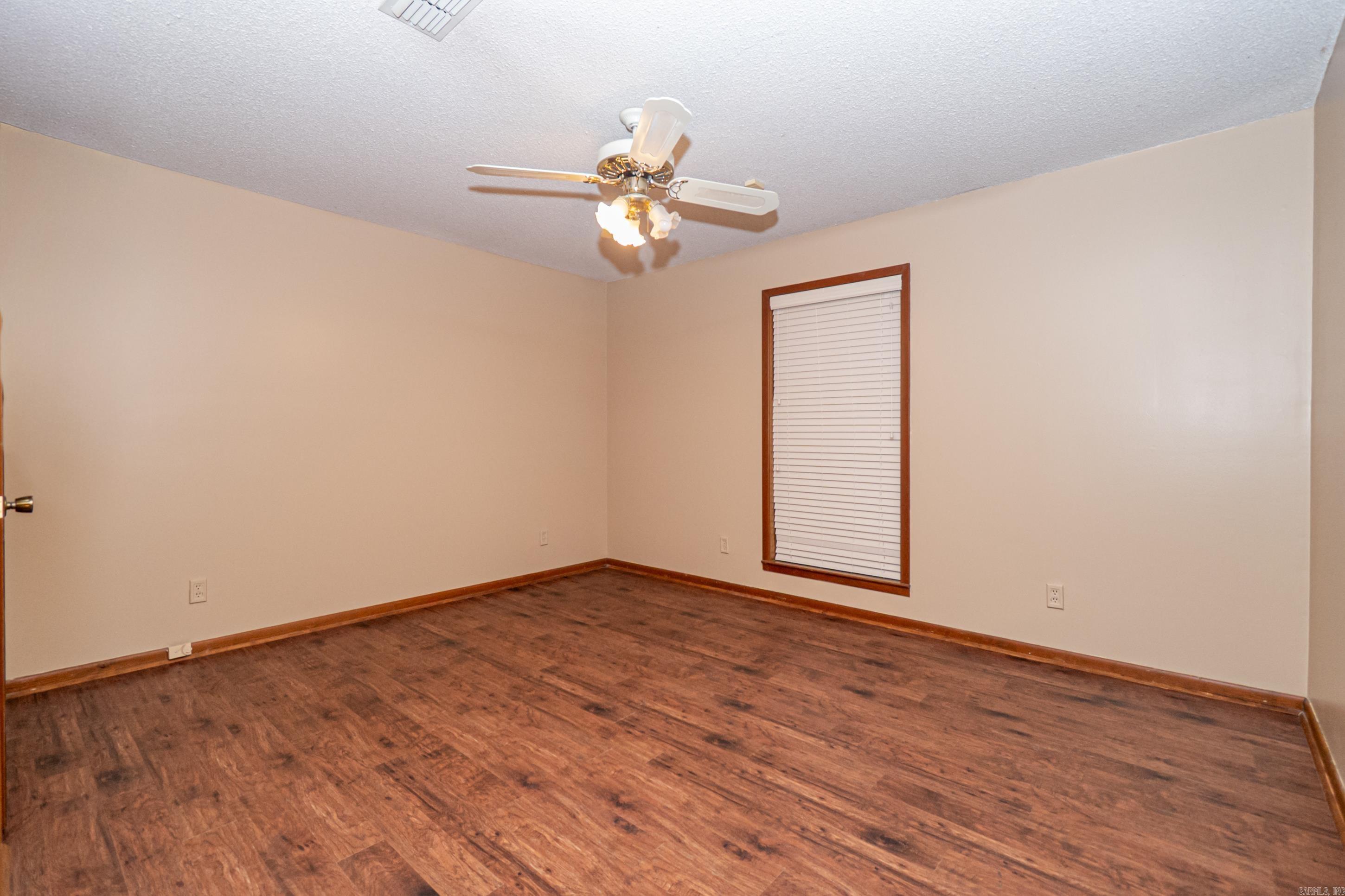 THOMPSON HEIGHTS 4TH S-D - Residential