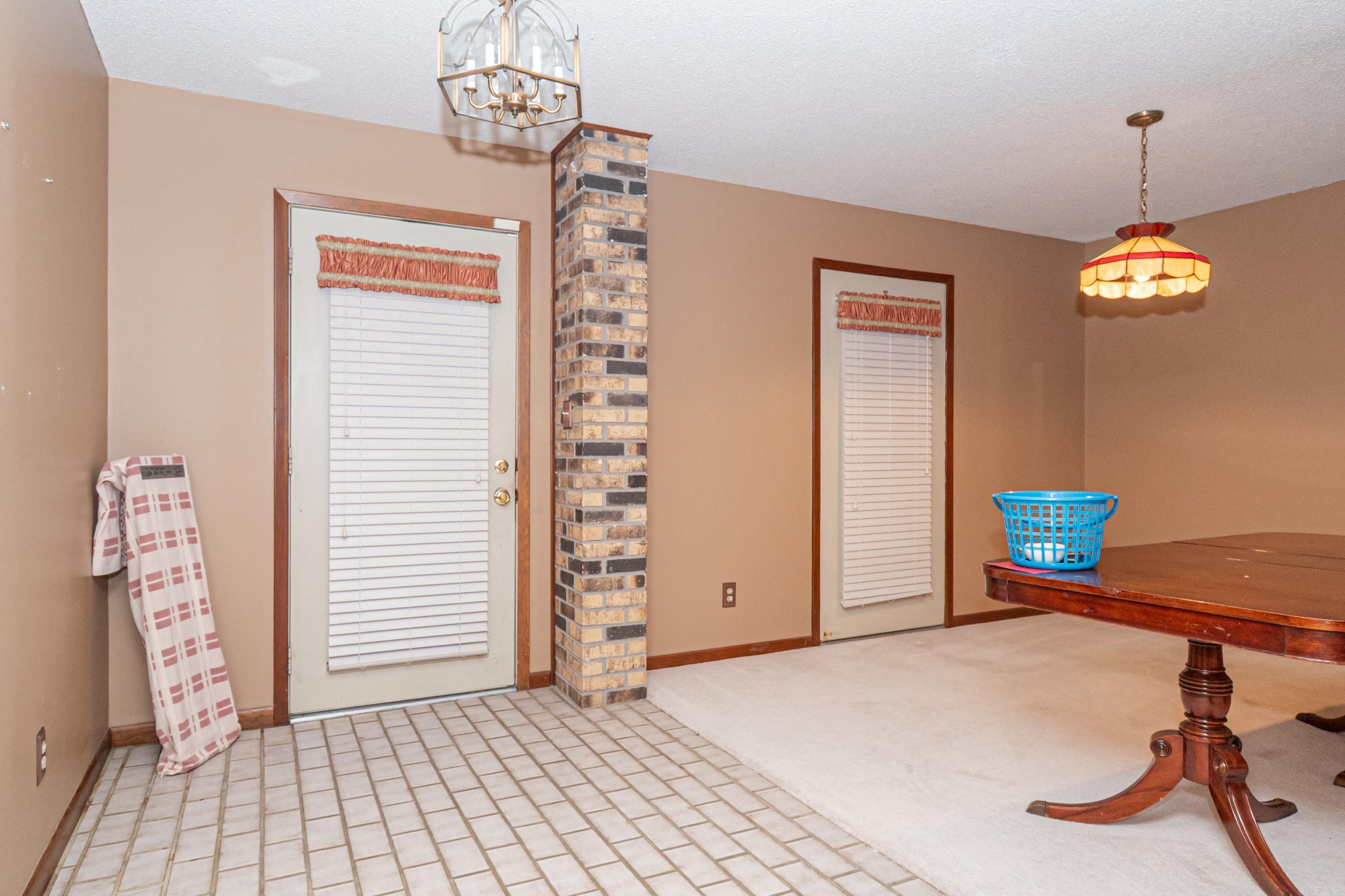 THOMPSON HEIGHTS 4TH S-D - Residential