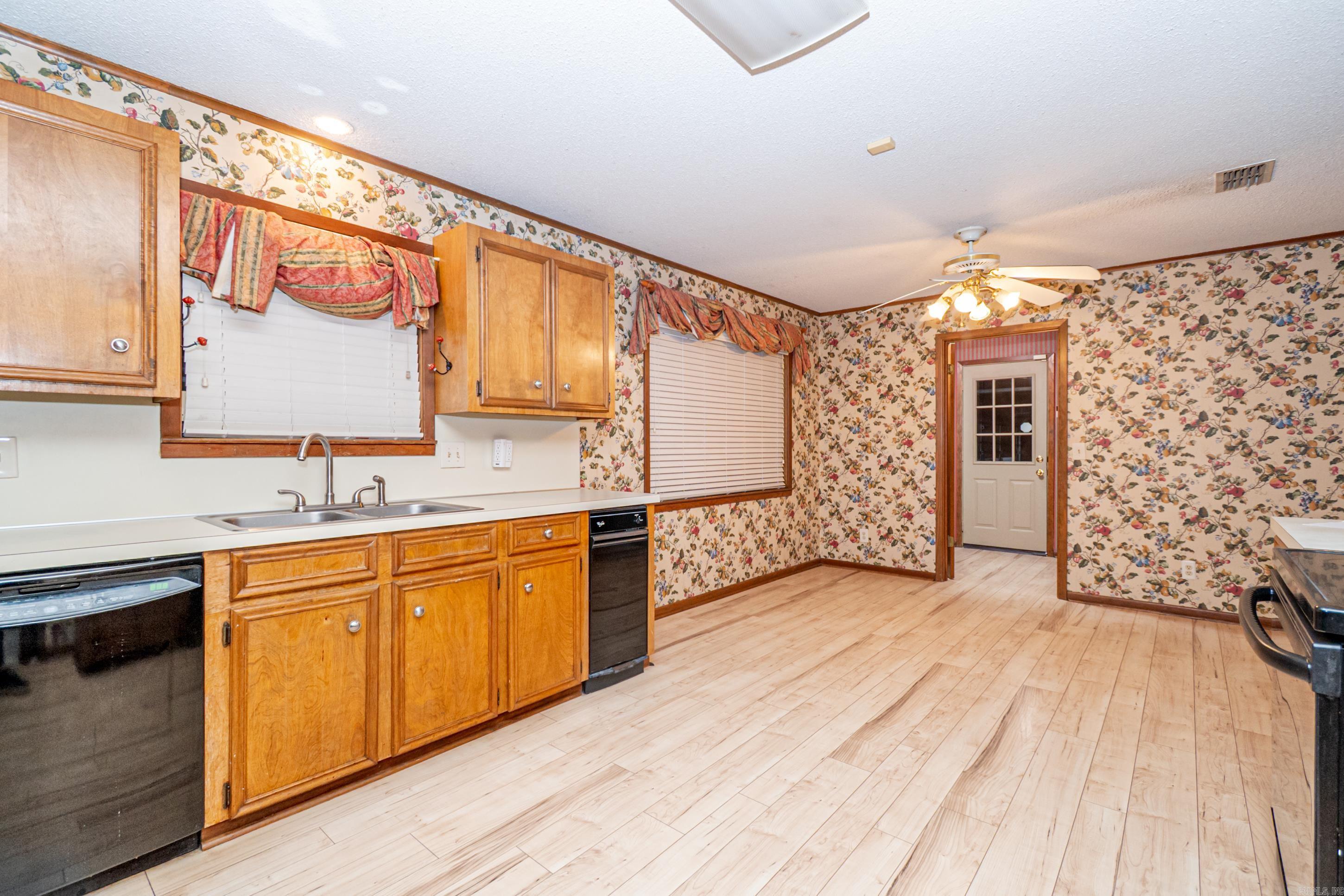 THOMPSON HEIGHTS 4TH S-D - Residential