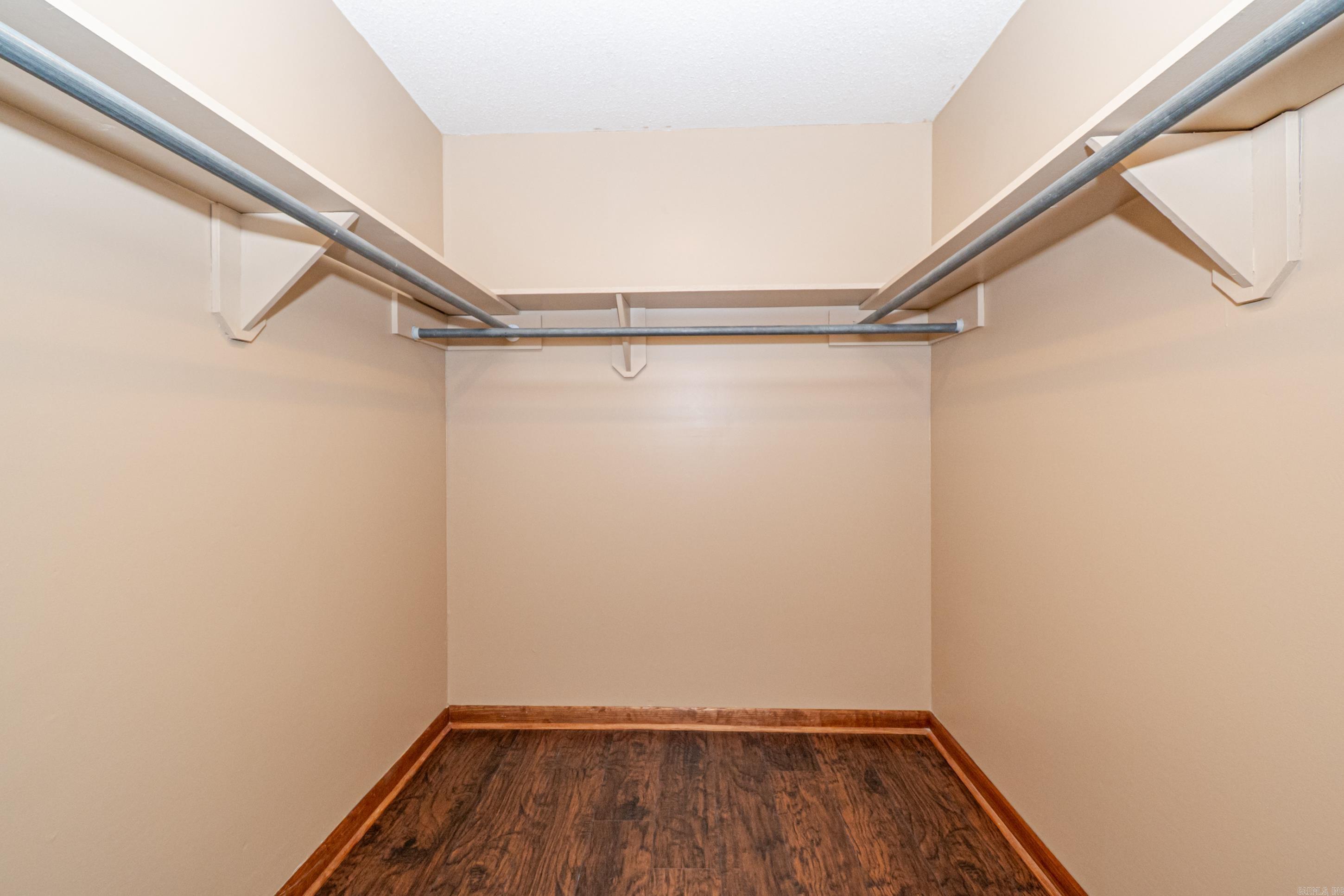 THOMPSON HEIGHTS 4TH S-D - Residential