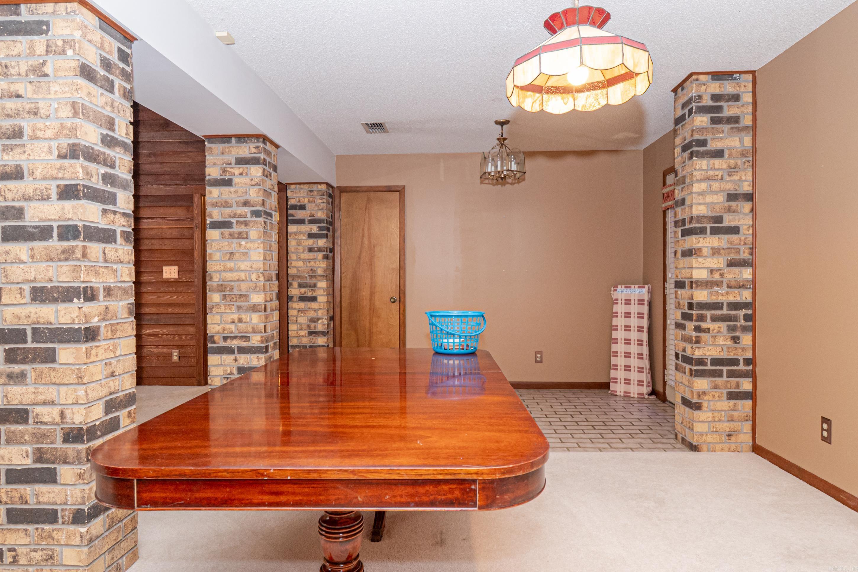 THOMPSON HEIGHTS 4TH S-D - Residential