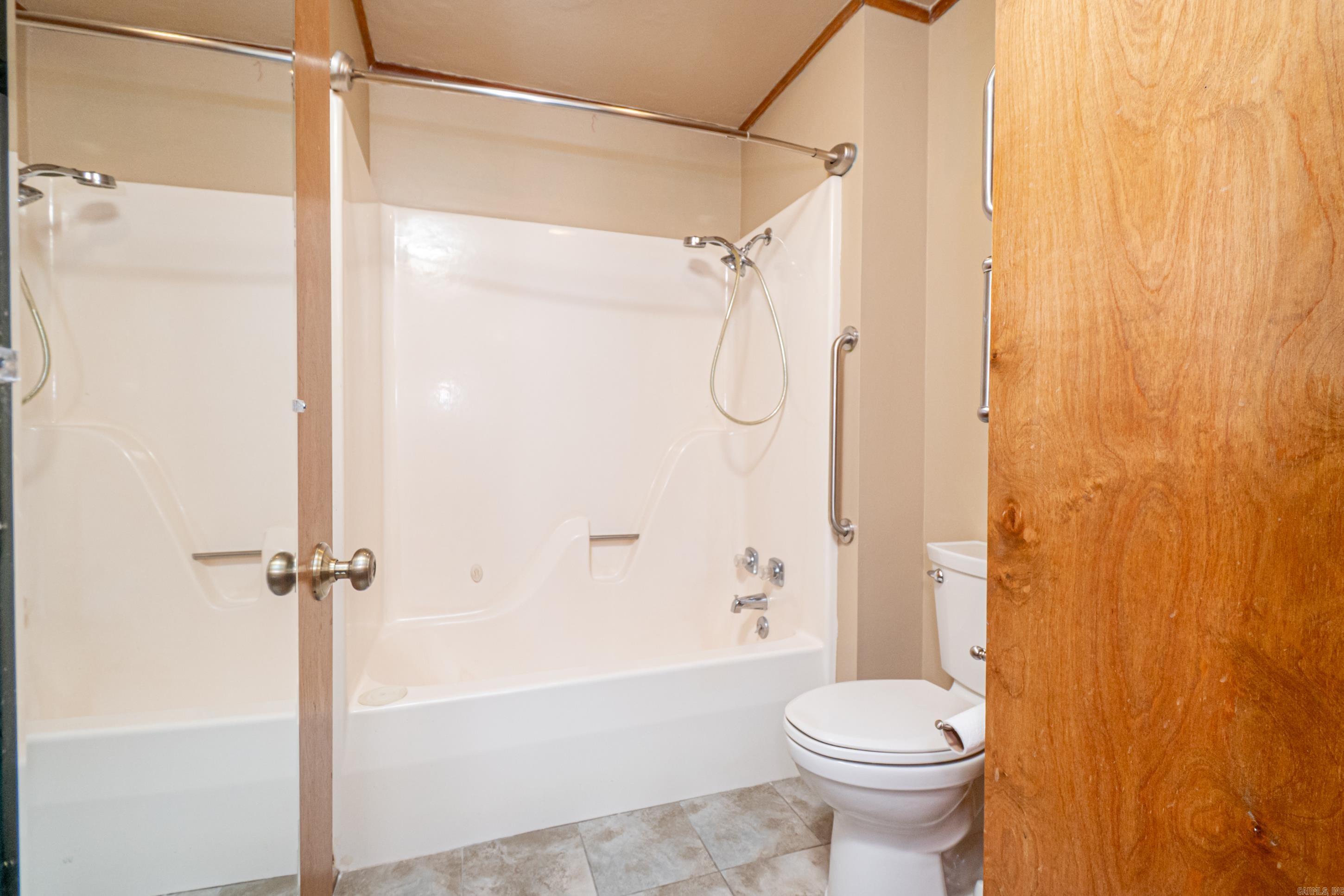 THOMPSON HEIGHTS 4TH S-D - Residential