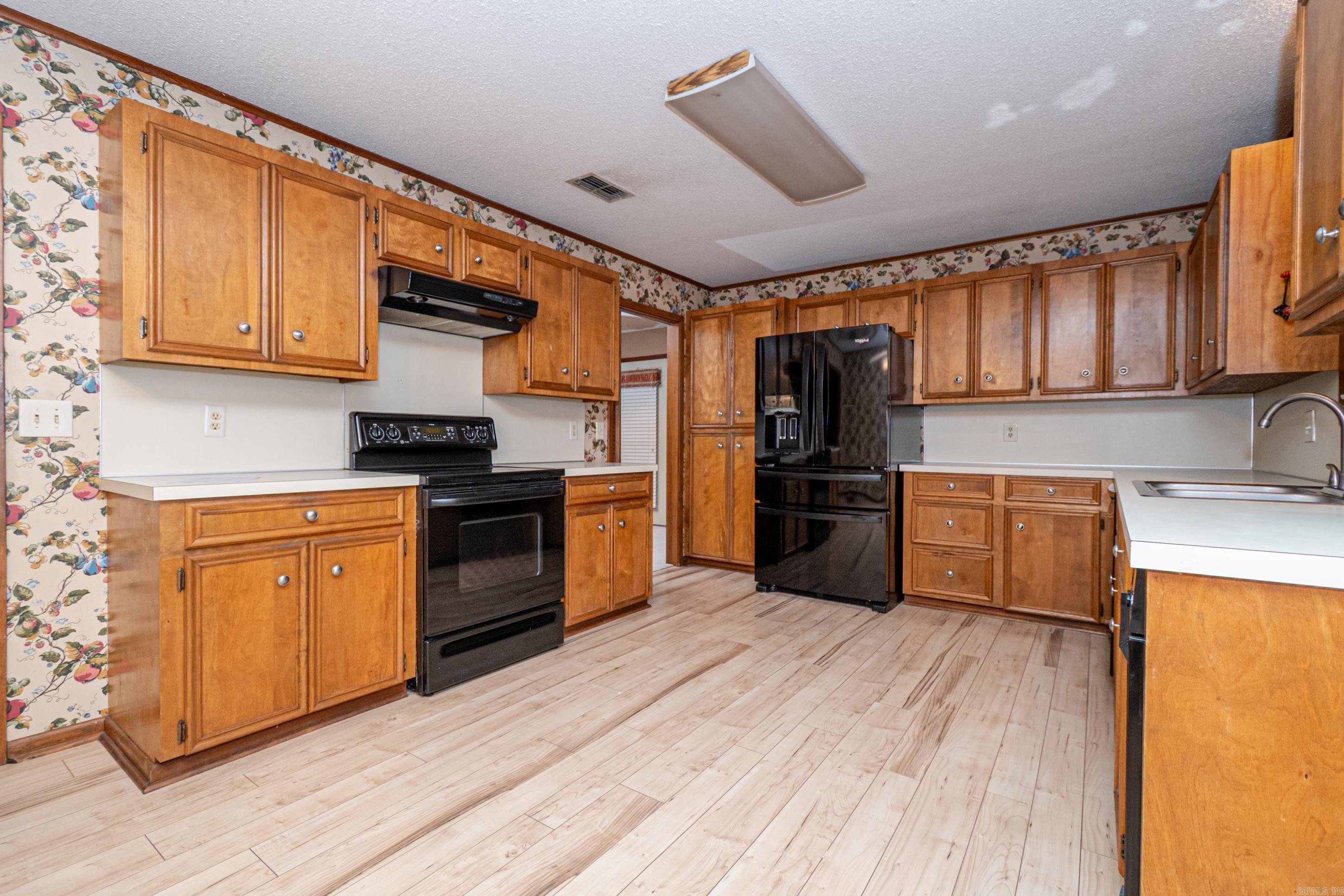 THOMPSON HEIGHTS 4TH S-D - Residential