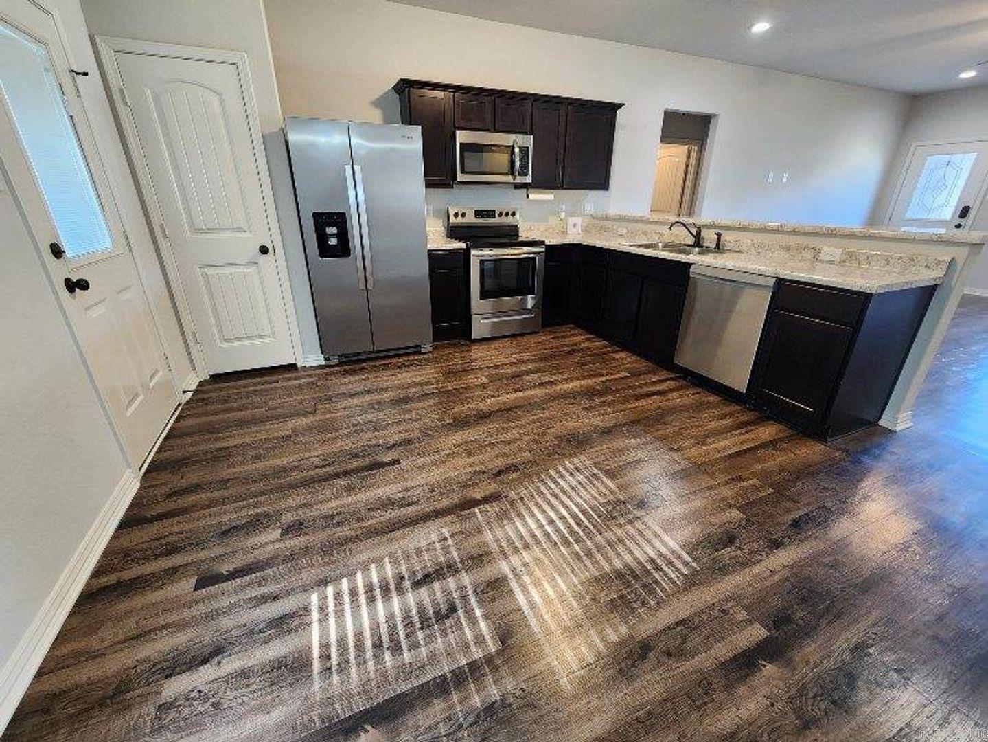 Ivanhoe Estates - Residential Lease