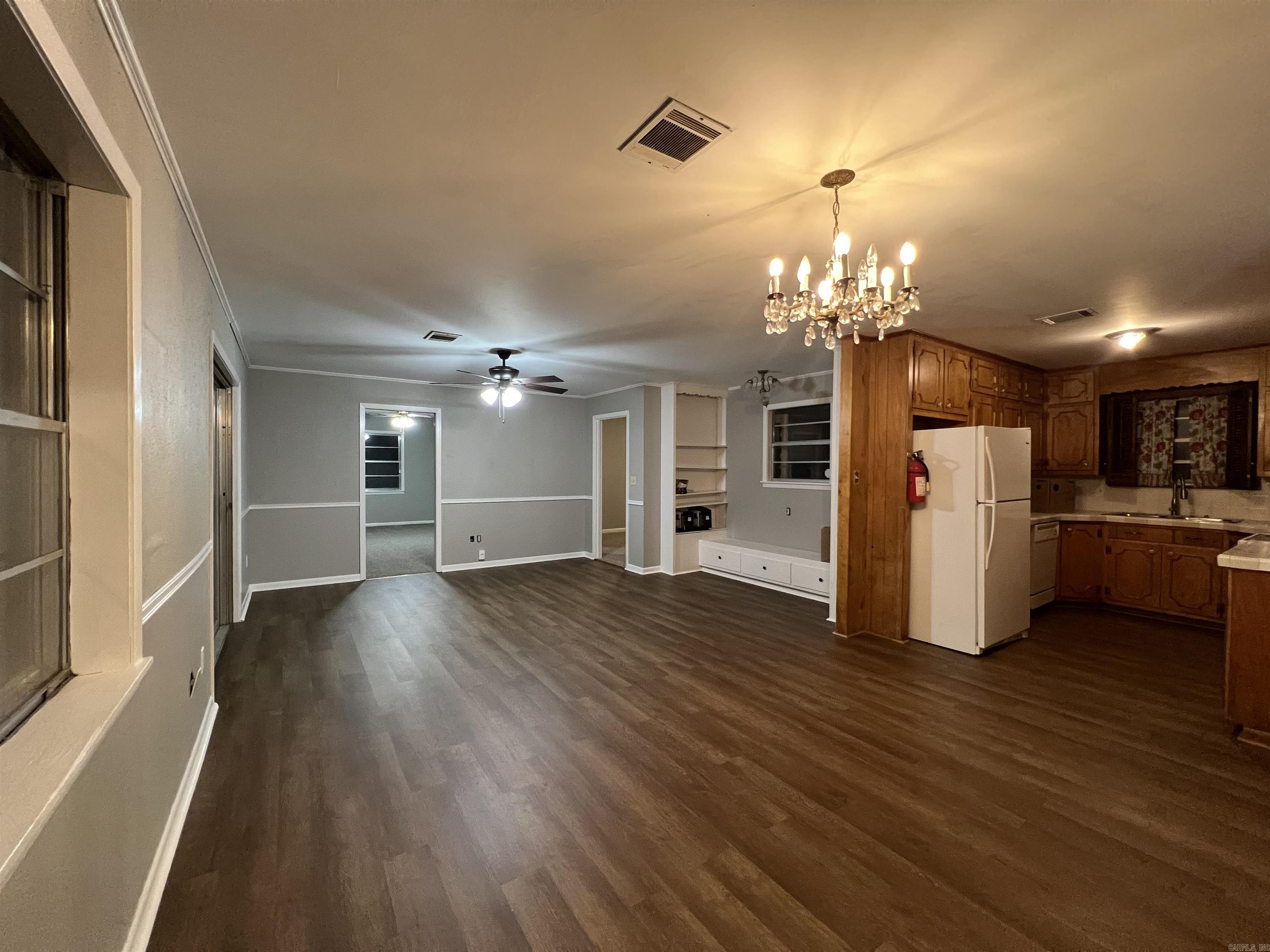 LAMBERT TERRACE - Residential