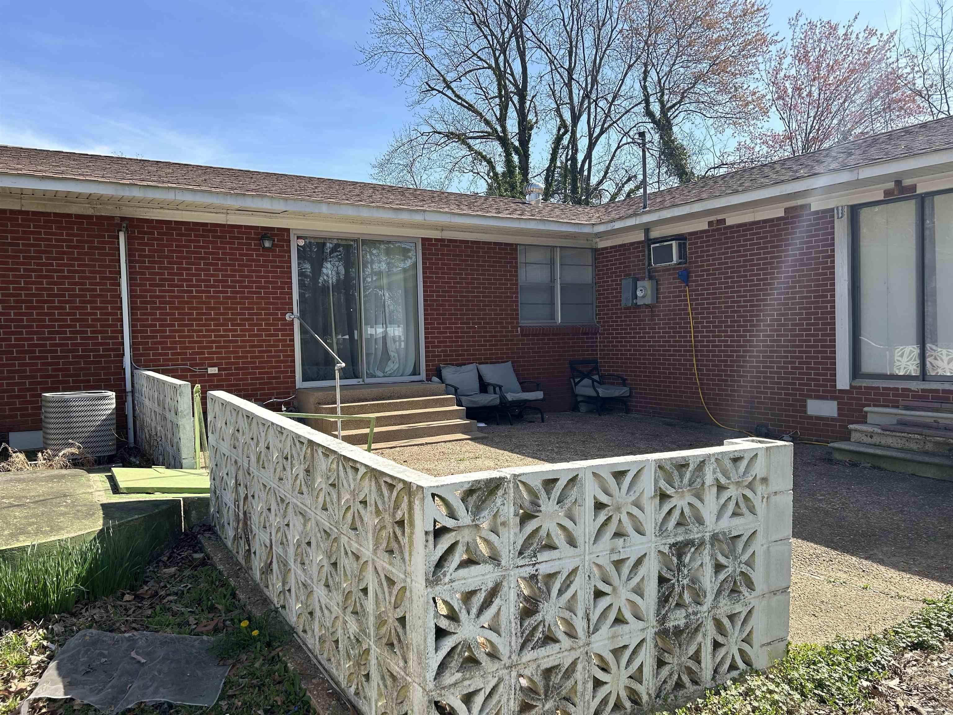 LAMBERT TERRACE - Residential