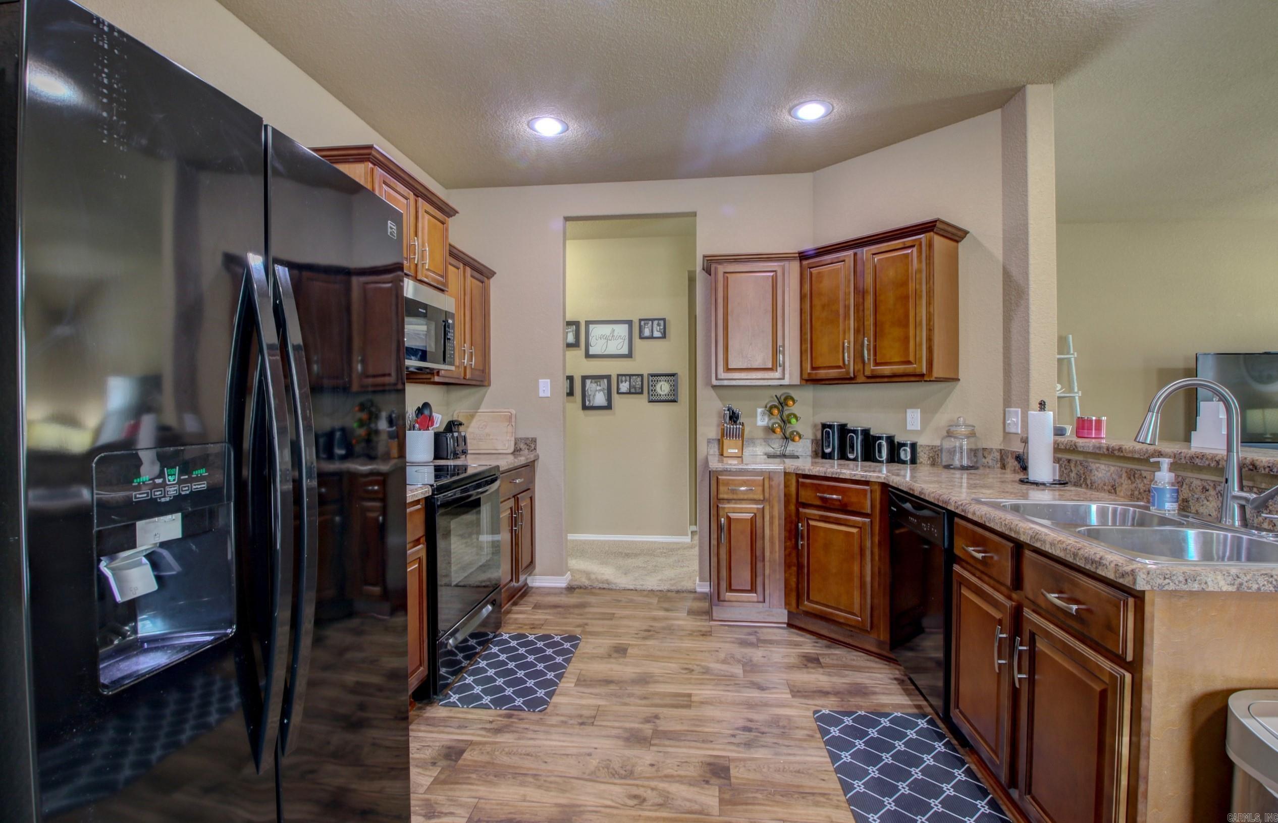 BENJAMIN GROVE - Residential