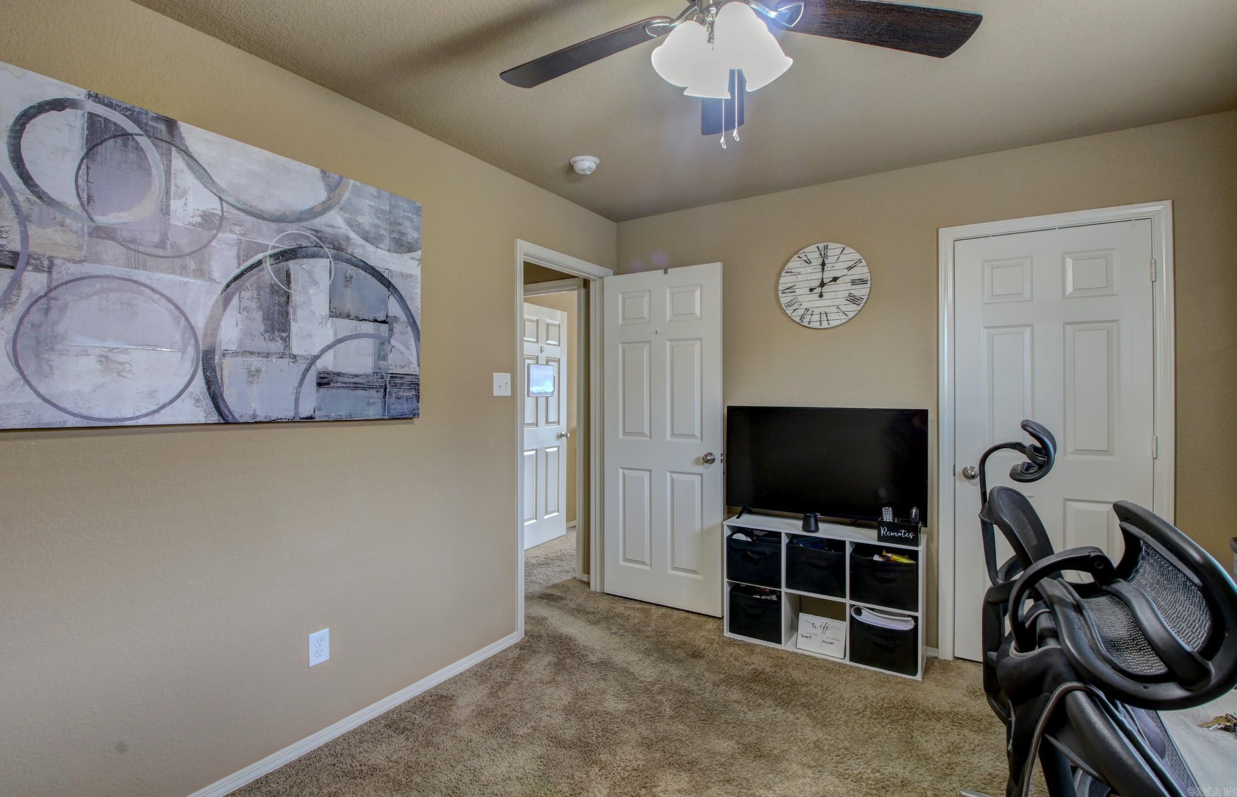 BENJAMIN GROVE - Residential