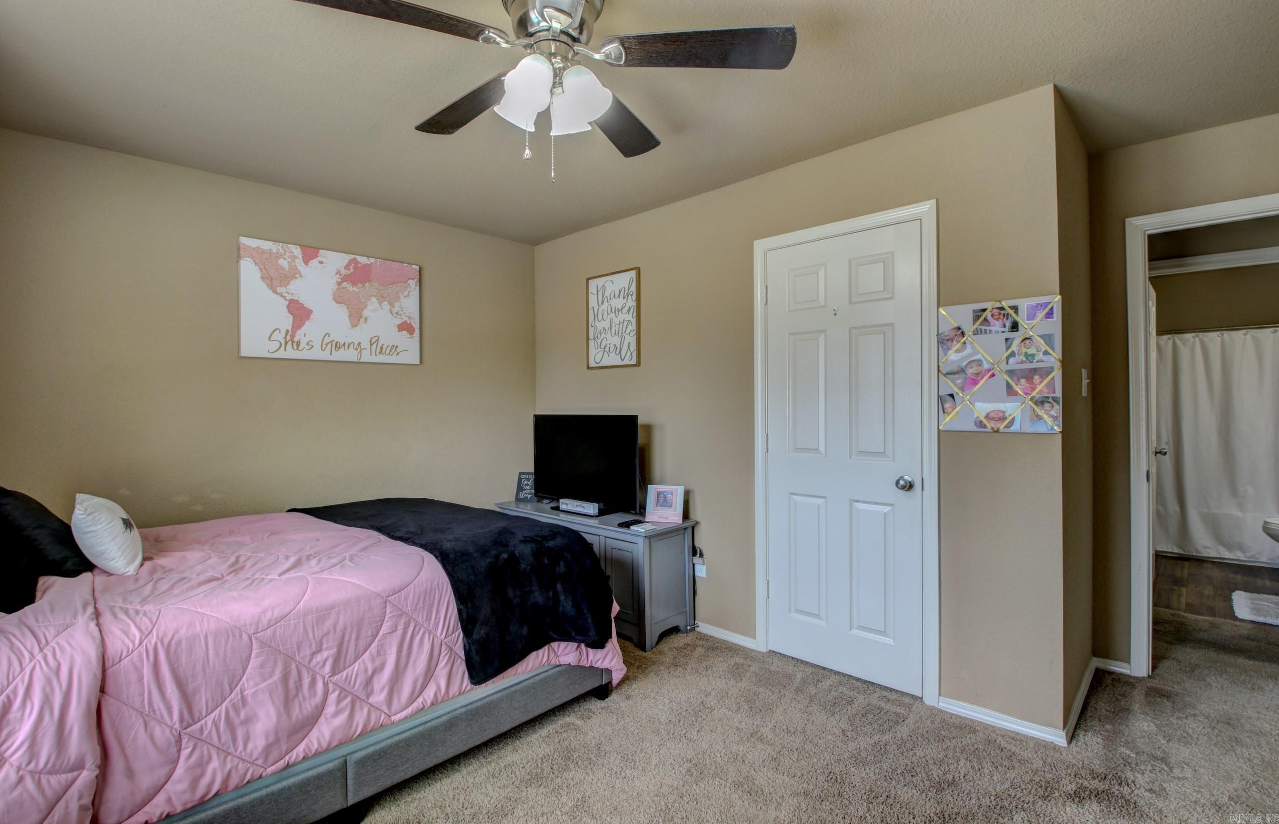 BENJAMIN GROVE - Residential