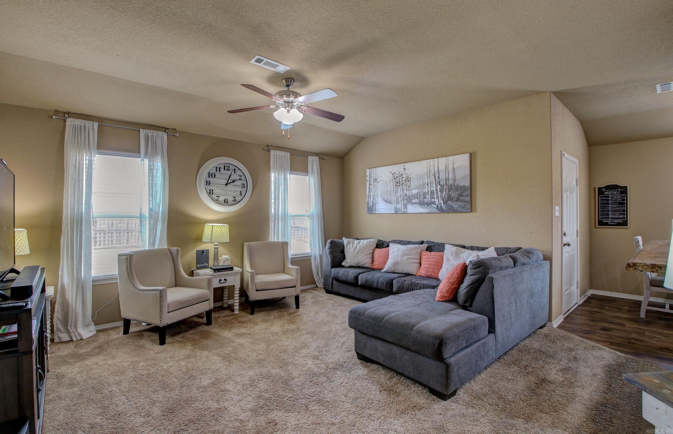 BENJAMIN GROVE - Residential