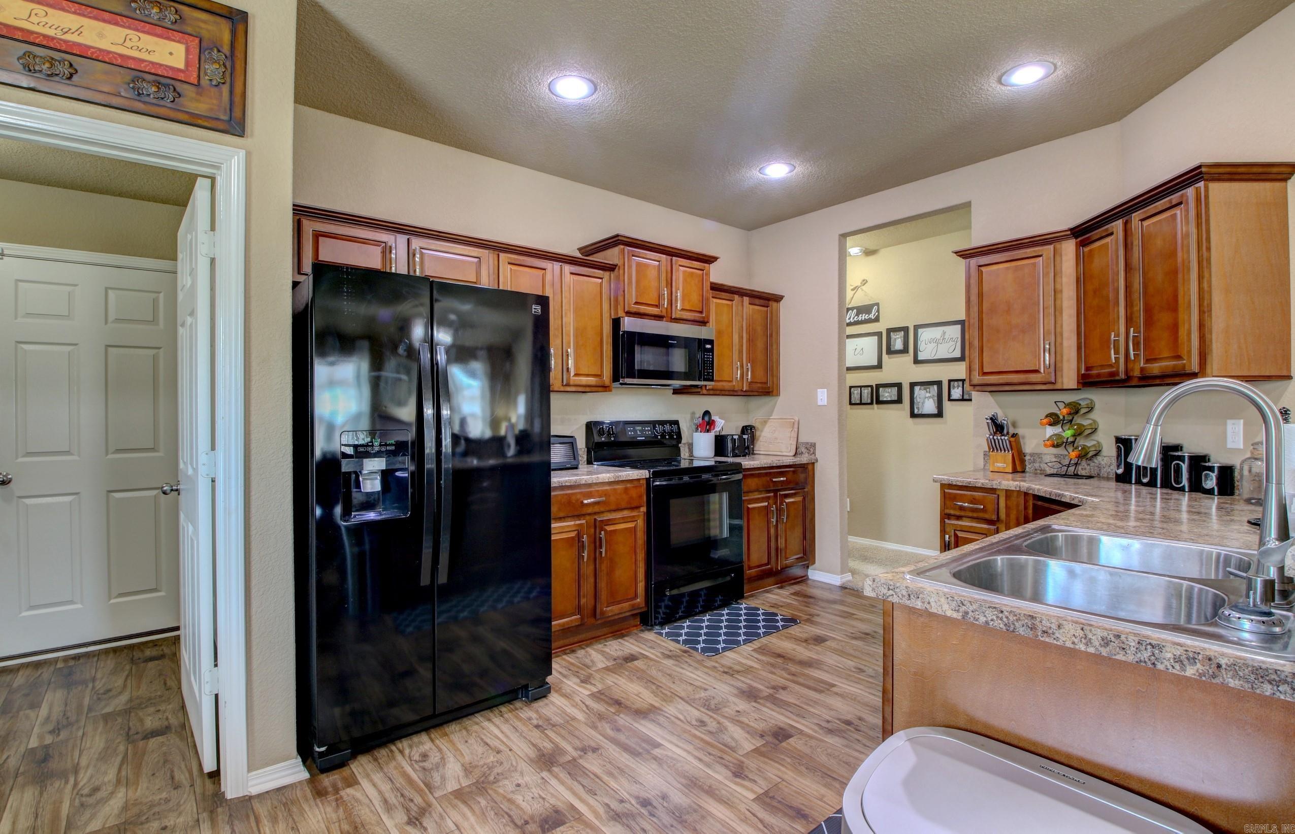 BENJAMIN GROVE - Residential