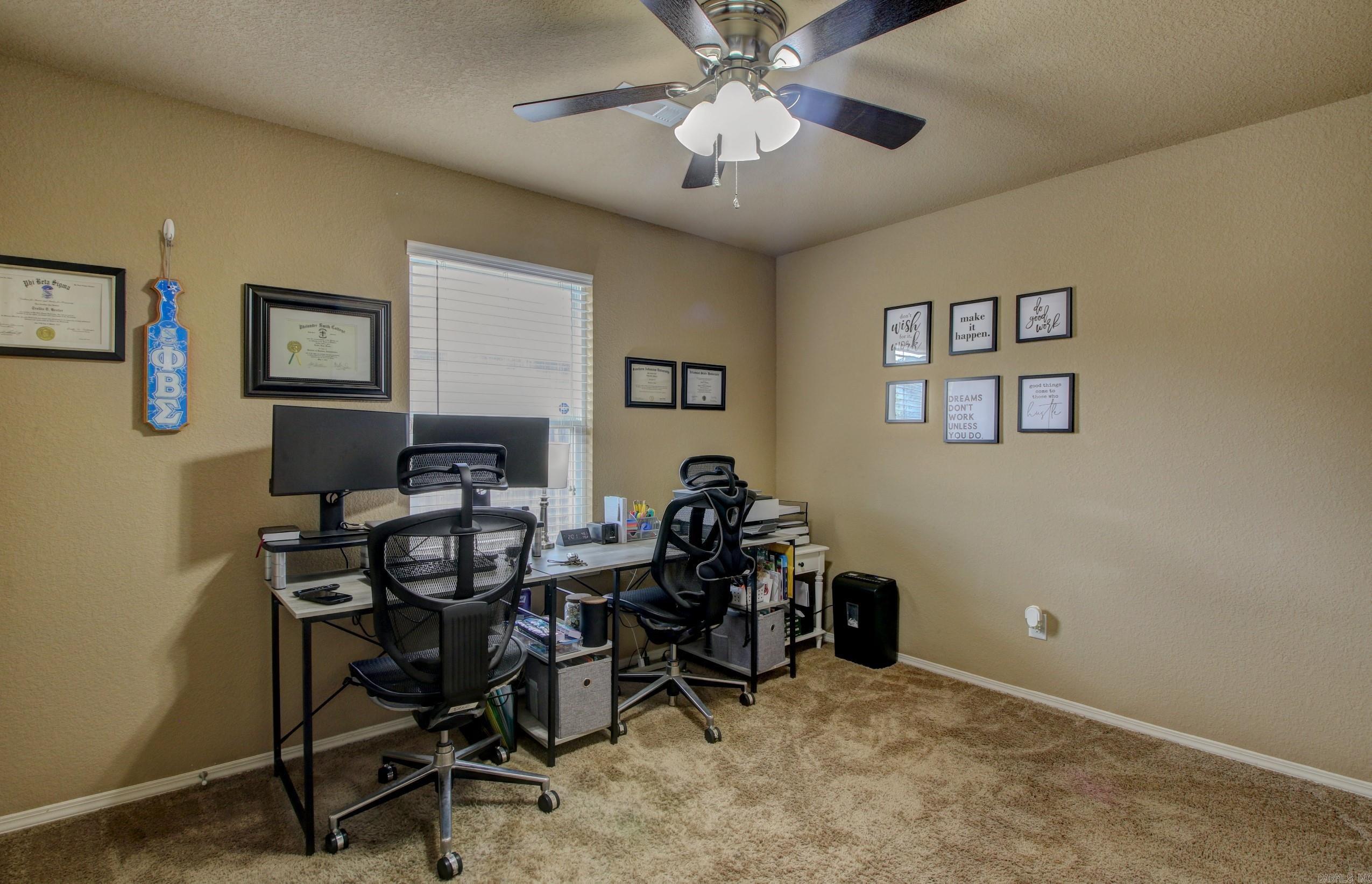 BENJAMIN GROVE - Residential