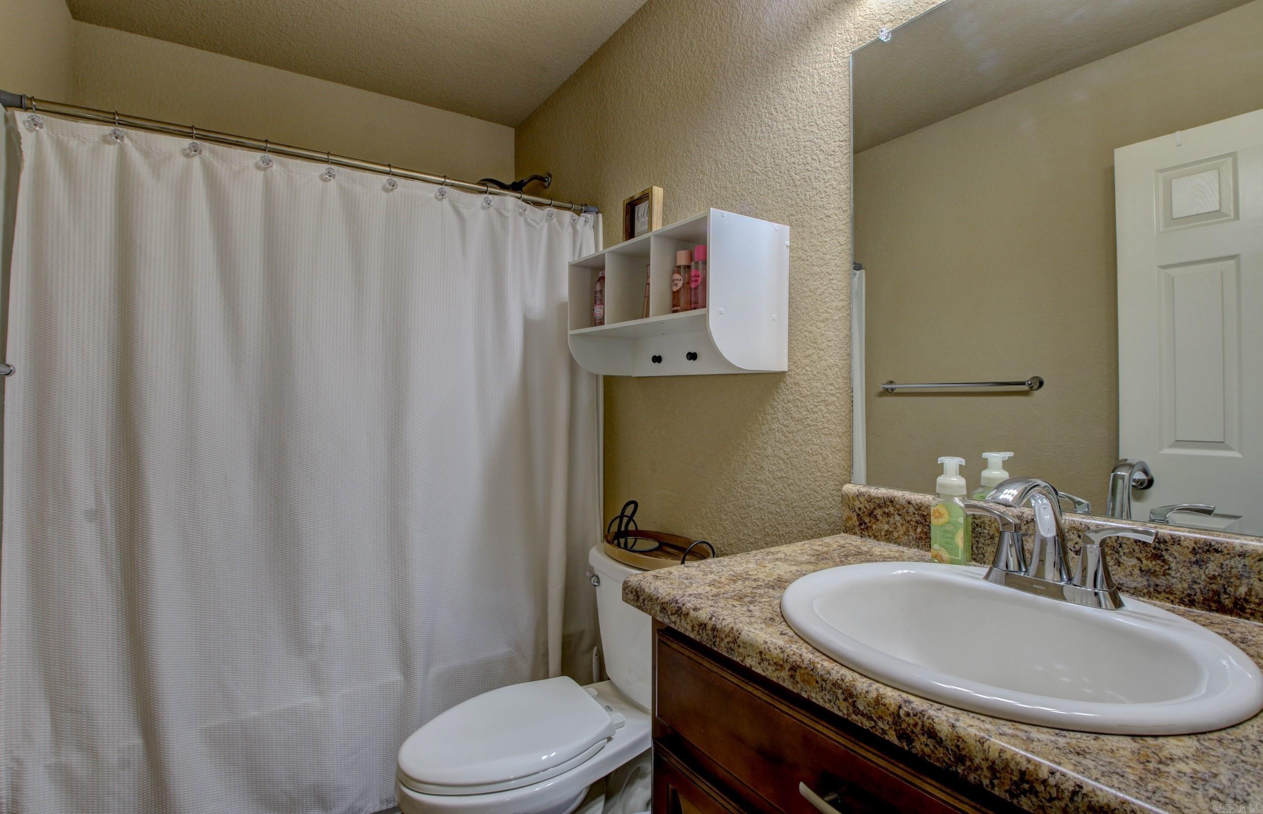 BENJAMIN GROVE - Residential